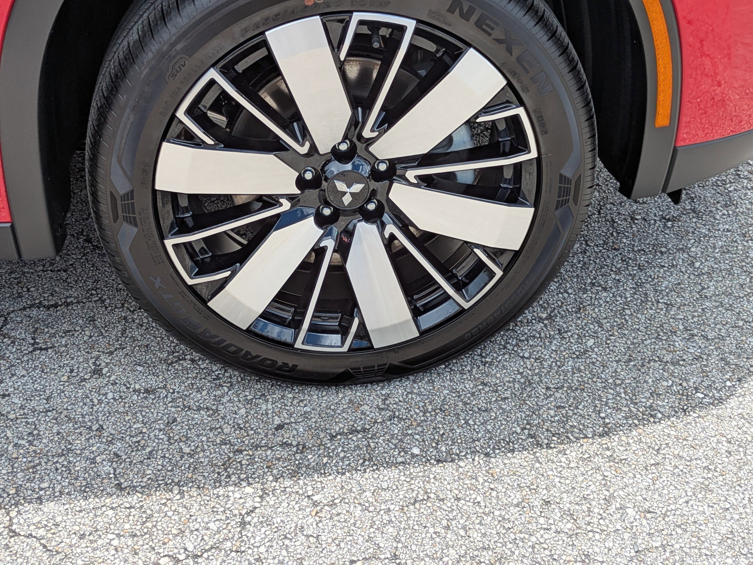 2025 Mitsubishi Outlander SE - Photo 11