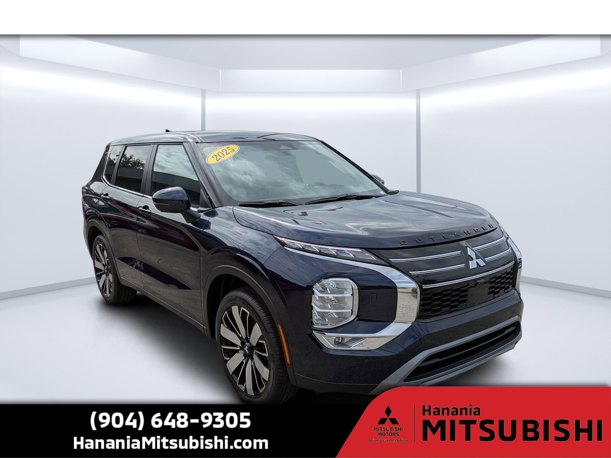 2025 Mitsubishi Outlander SE's photo