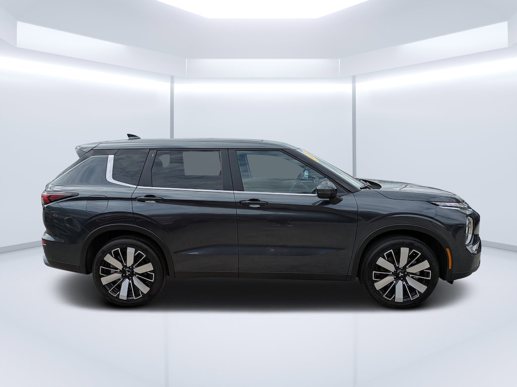 New 2025 Mitsubishi Outlander SE SUV