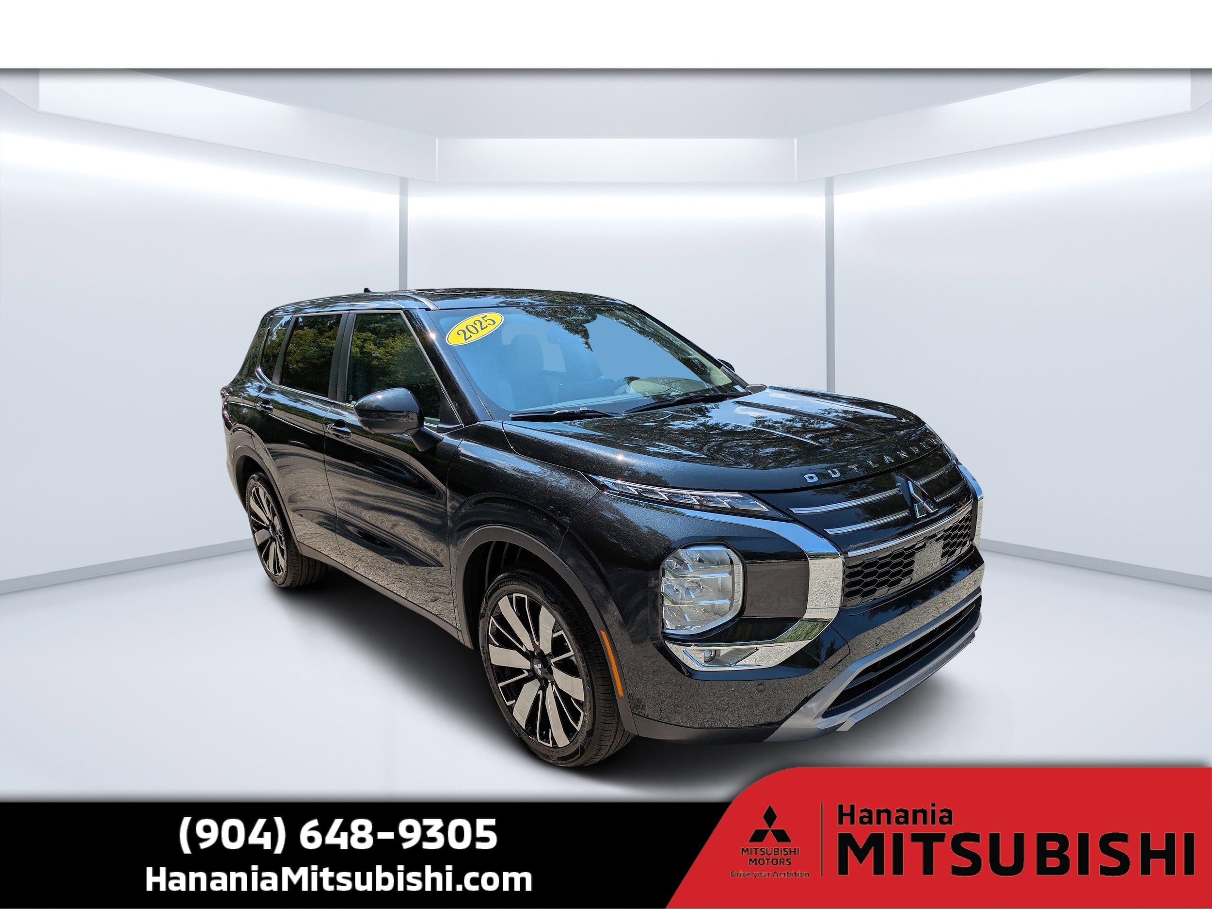 2025 Mitsubishi Outlander SE's photo