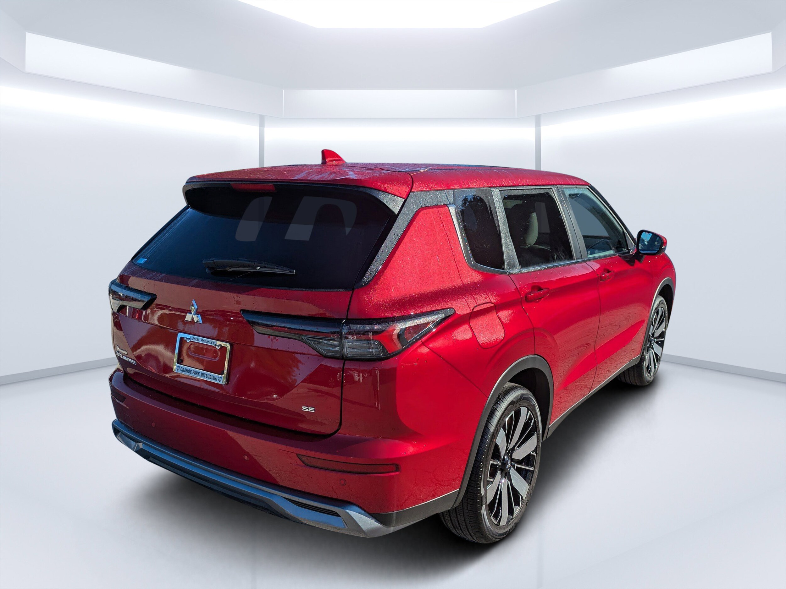 2025 Mitsubishi Outlander SE photo 3