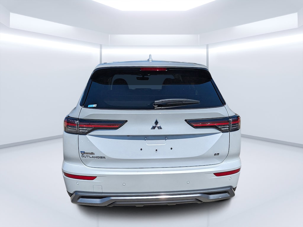 New 2025 Mitsubishi Outlander SE SUV