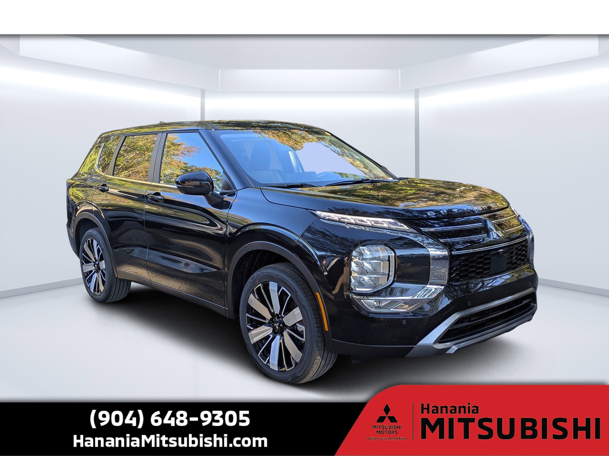 2025 Mitsubishi Outlander SE's photo