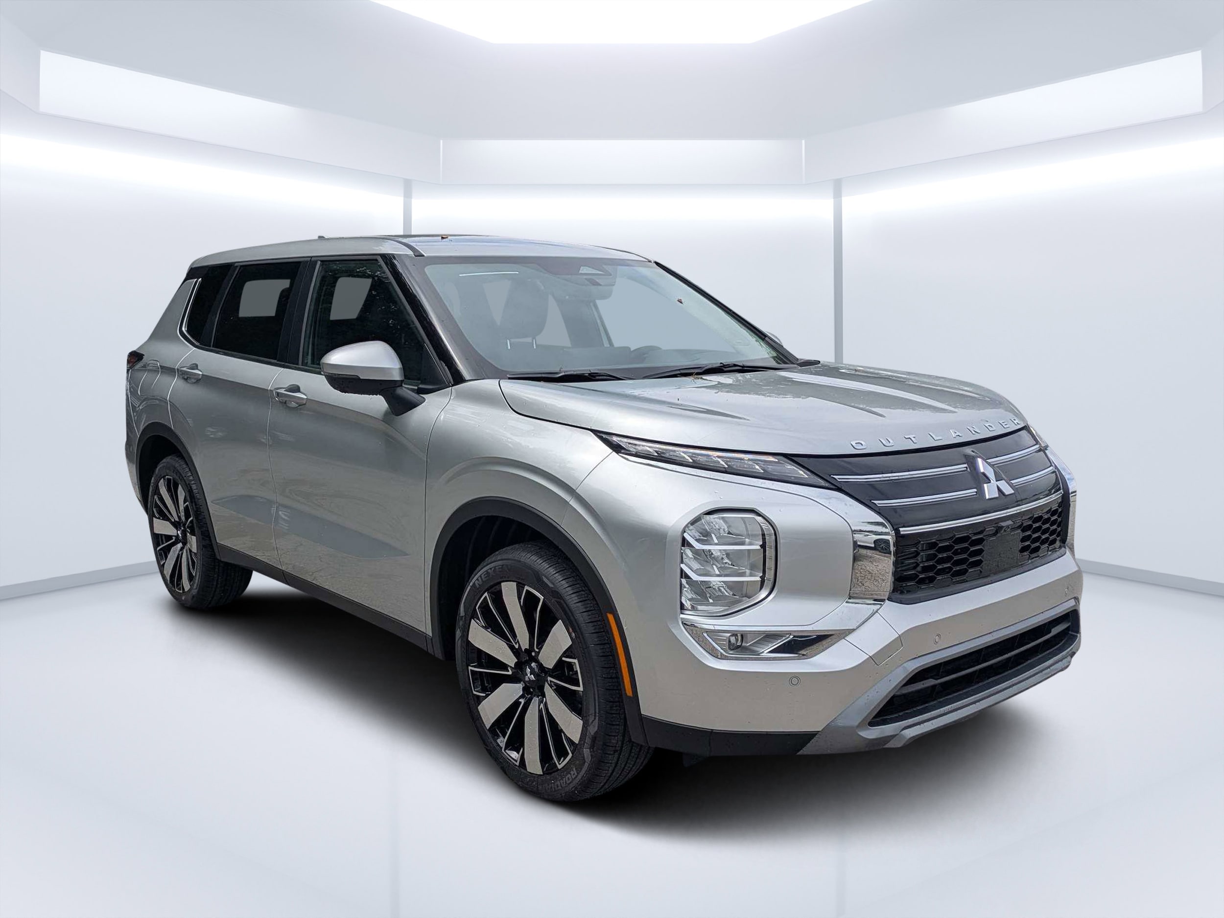 2026 Mitsubishi Outlander SE FWD's photo