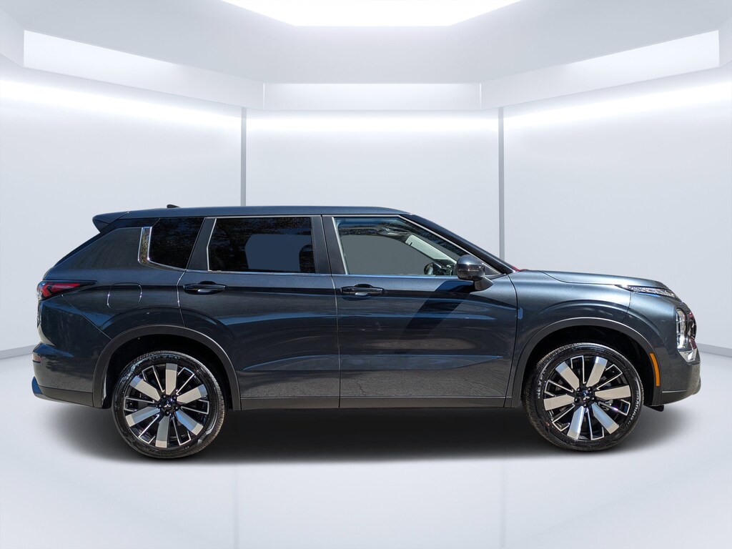 New 2026 Mitsubishi Outlander SE SUV
