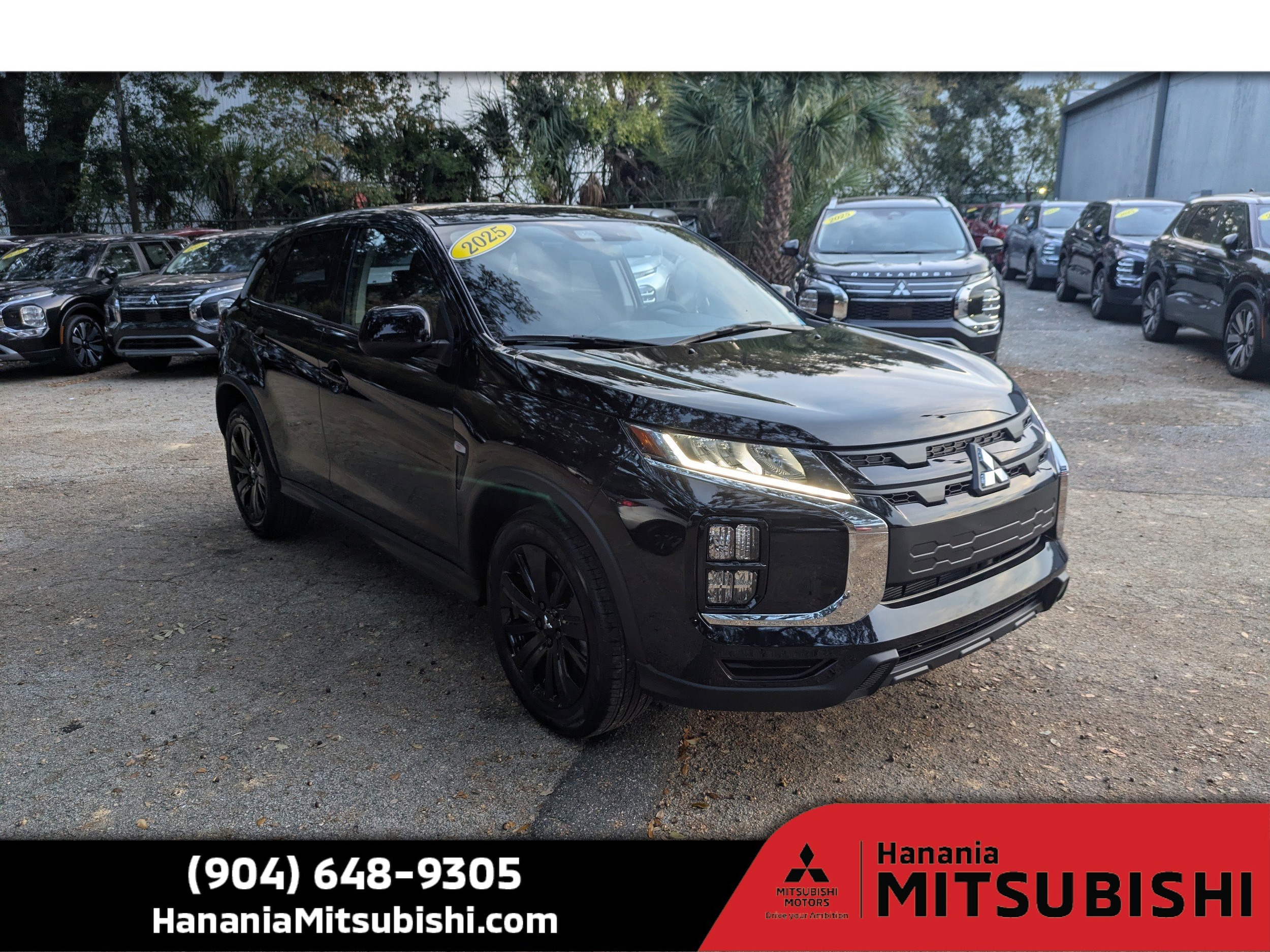 2025 Mitsubishi Outlander Sport LE's photo