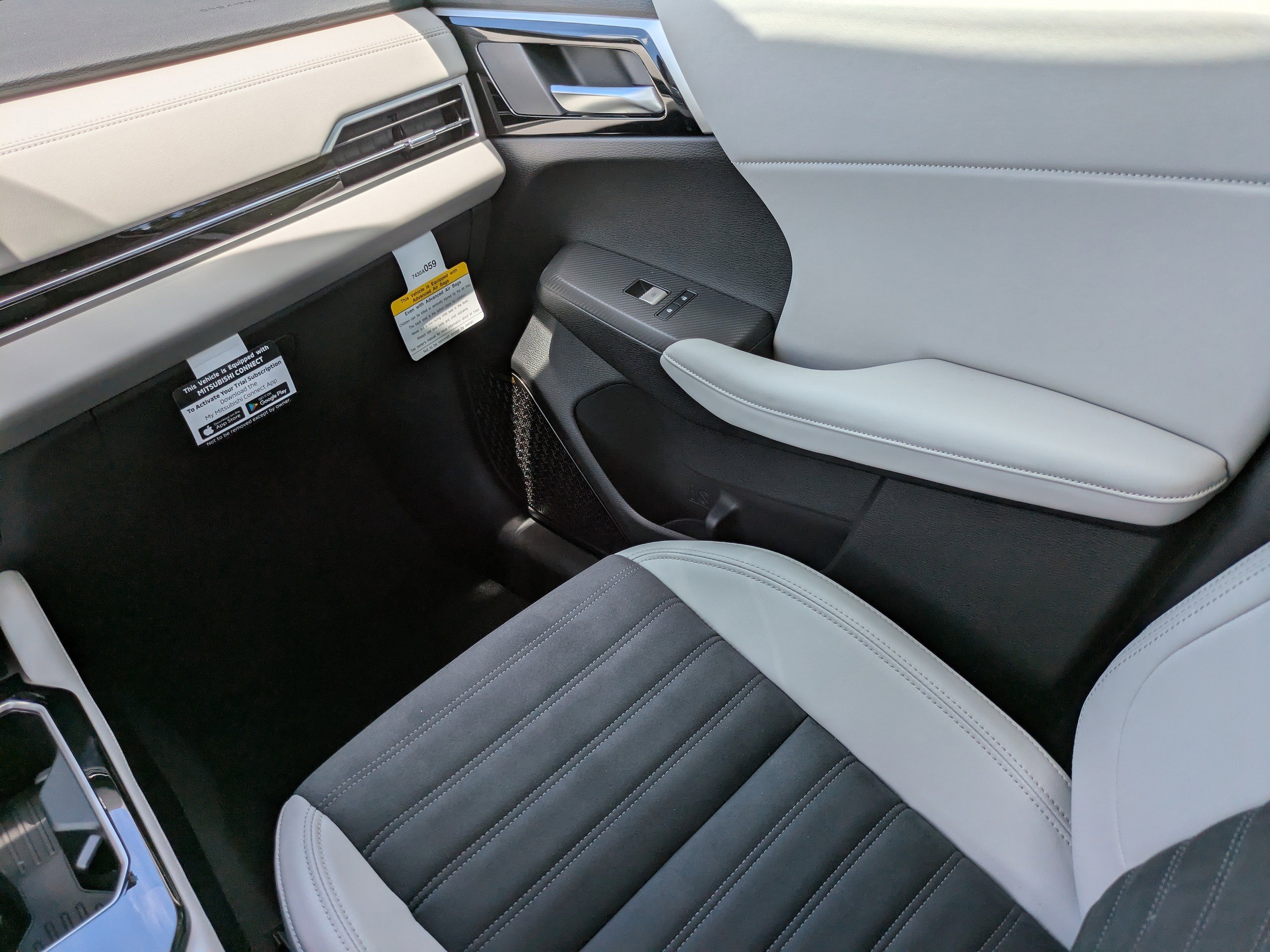 2025 Mitsubishi Outlander SE - Photo 17