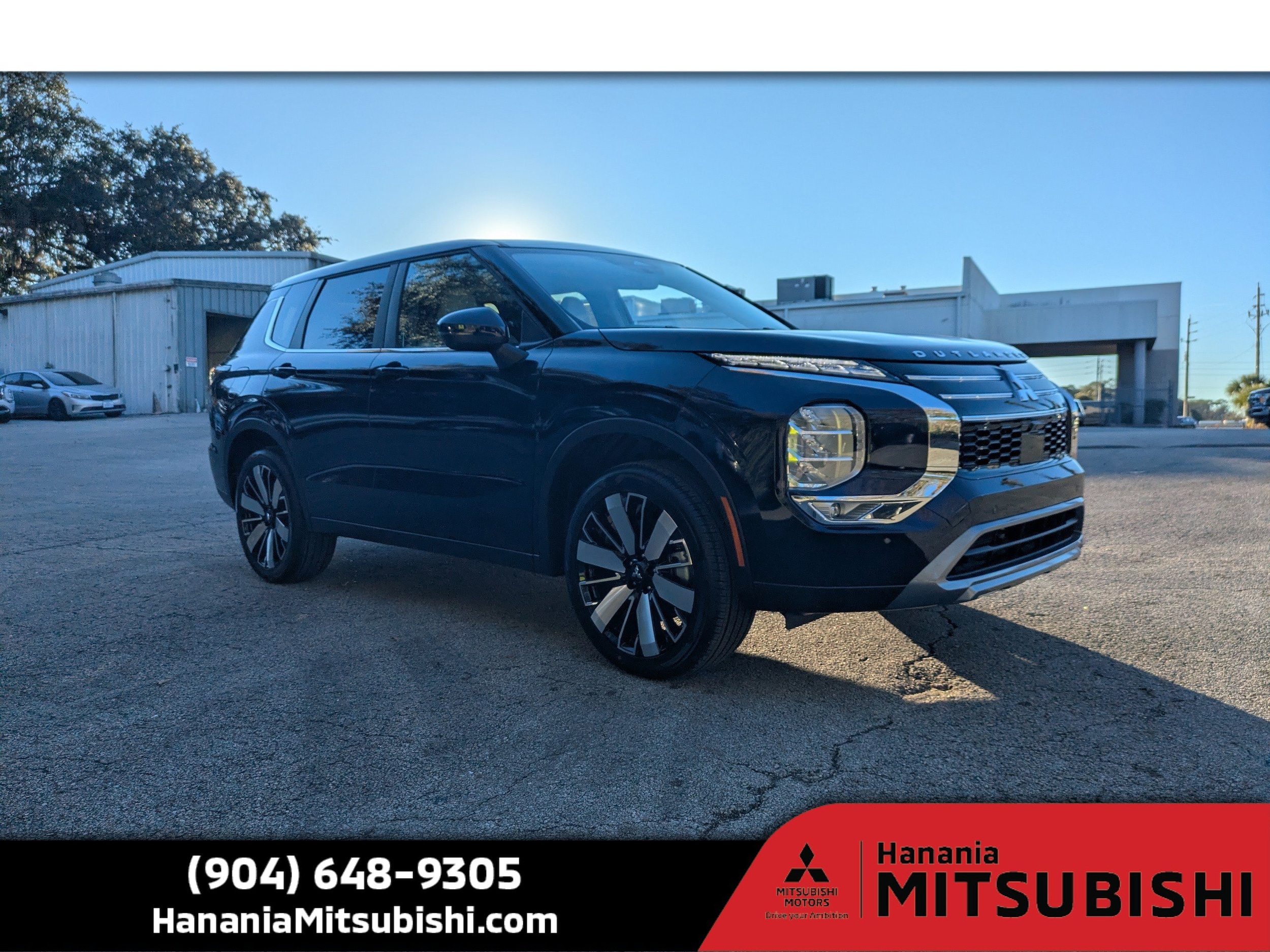 2025 Mitsubishi Outlander SE's photo