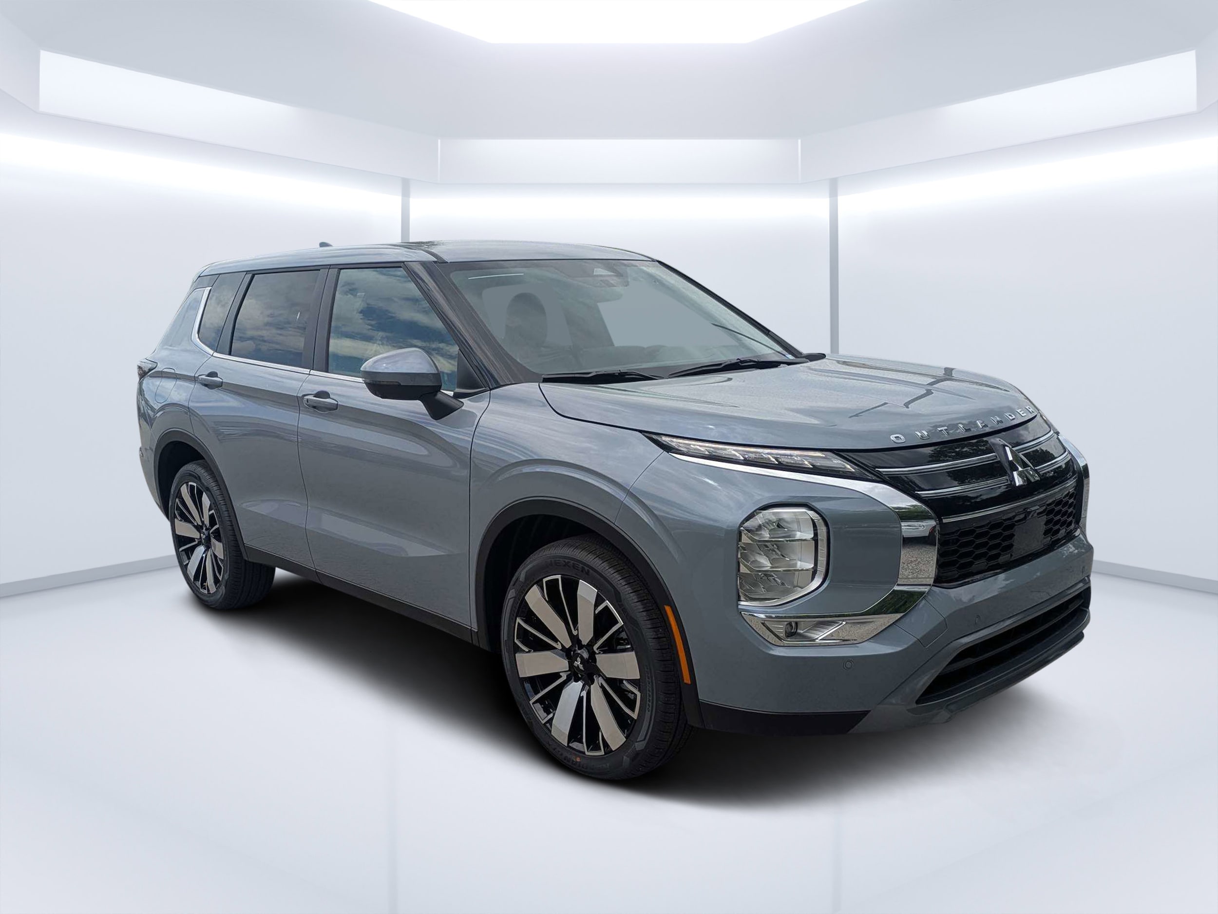 2026 Mitsubishi Outlander SE FWD's photo
