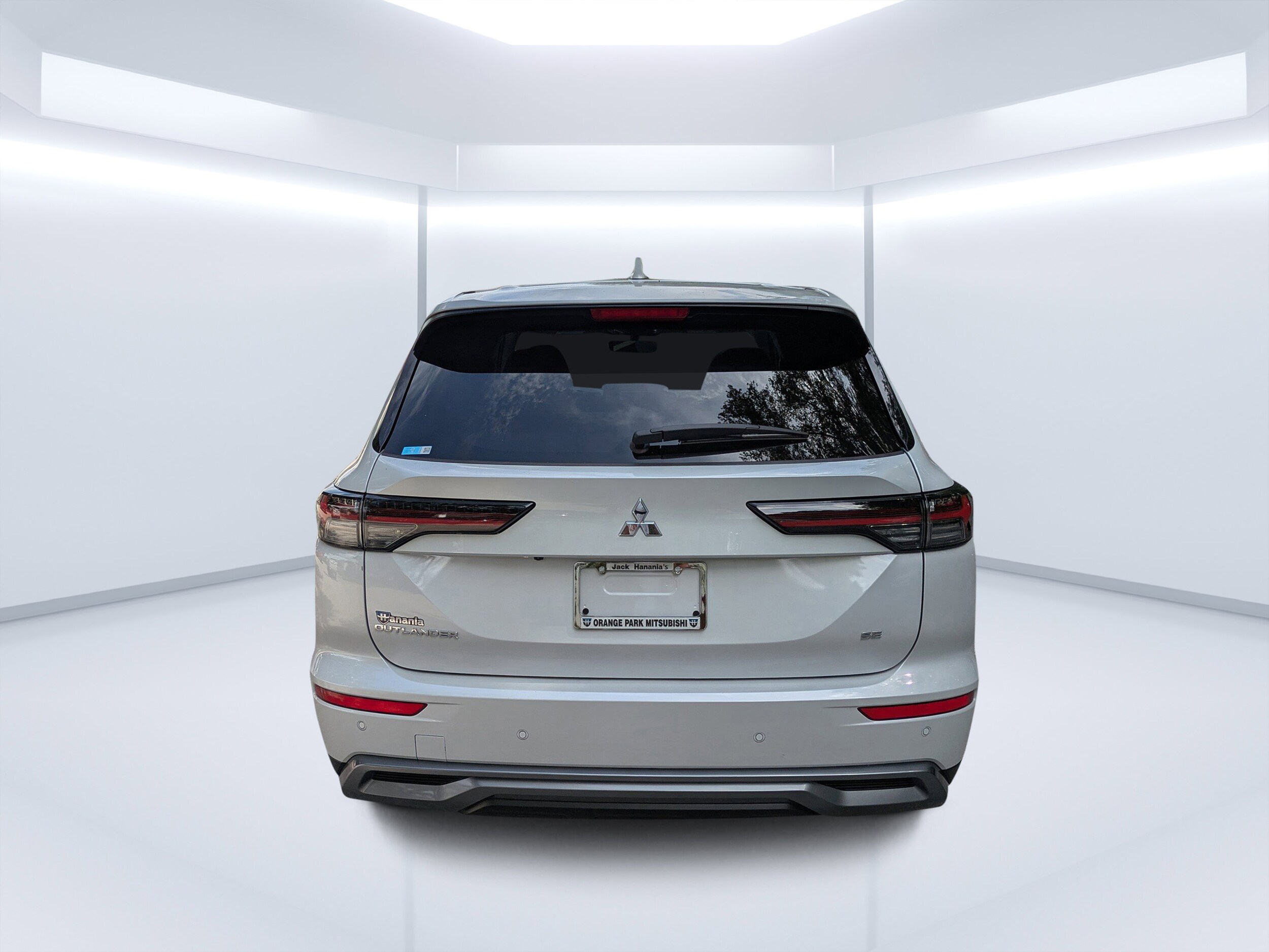 2025 Mitsubishi Outlander SE photo 4