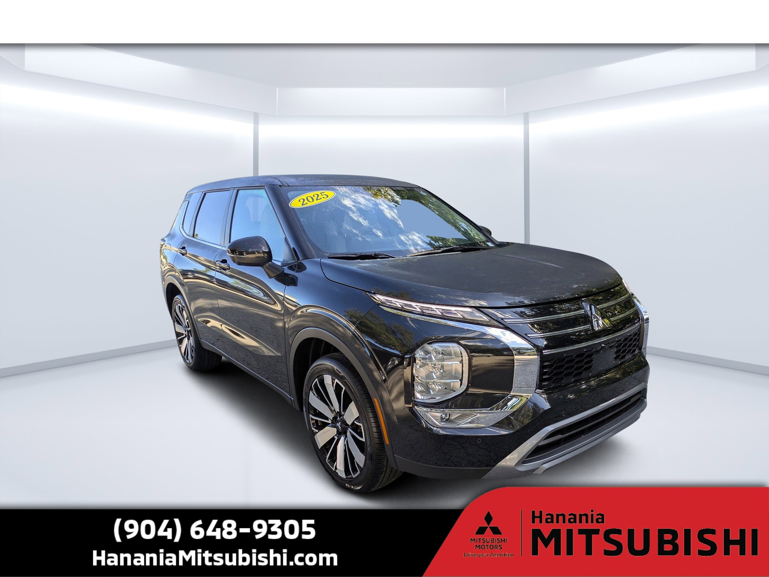 2025 Mitsubishi Outlander SE's photo