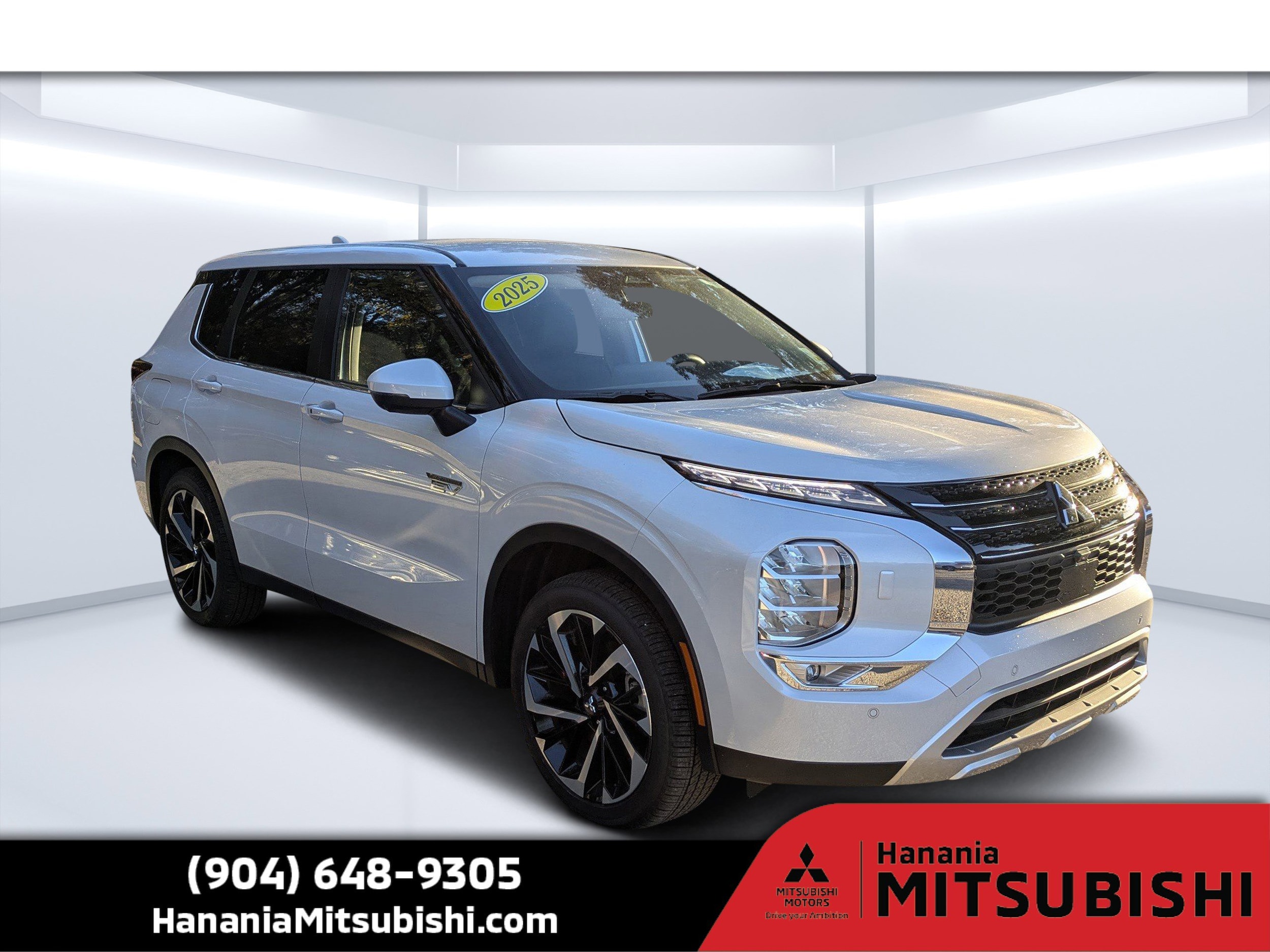 2025 Mitsubishi Outlander Plug-in Hybrid SE's photo