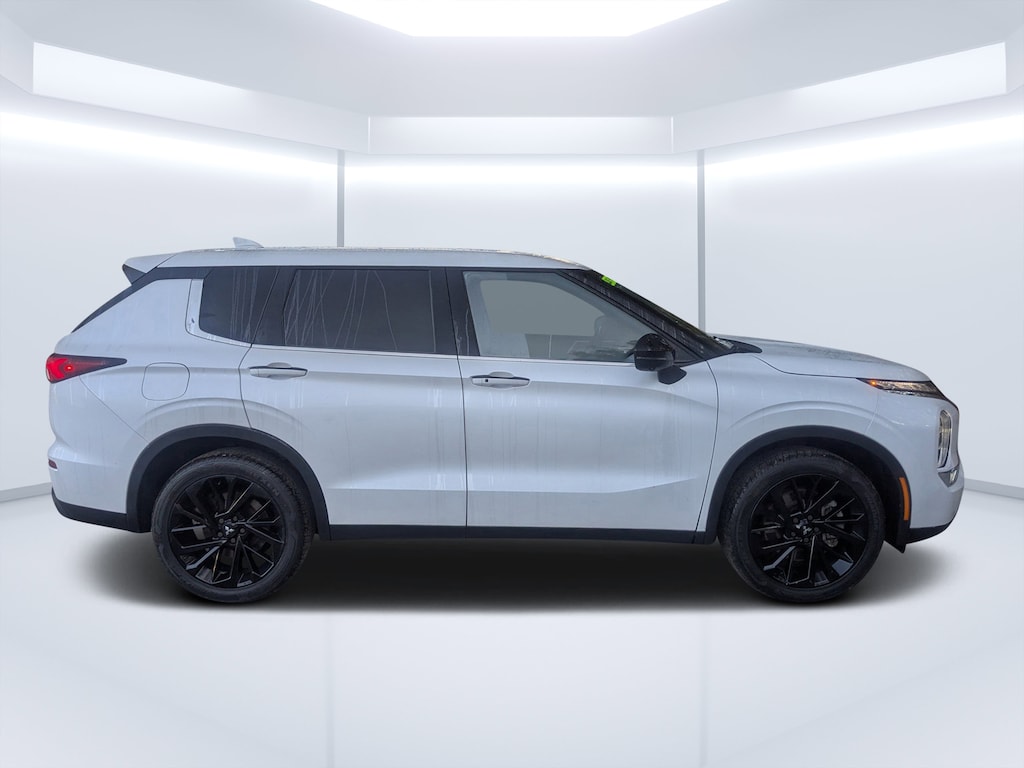 Used 2023 Mitsubishi Outlander SE Black Edition SUV