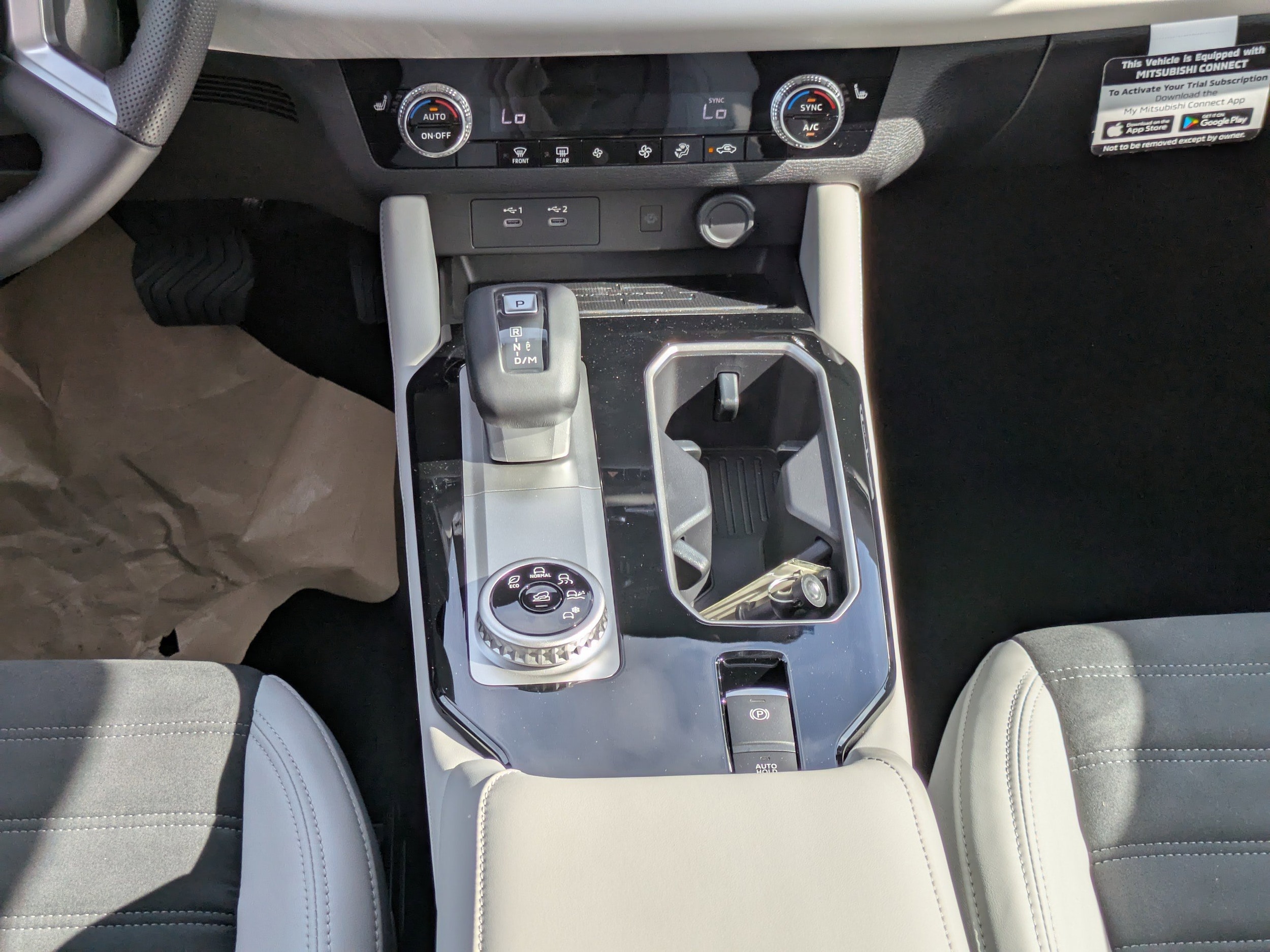 2025 Mitsubishi Outlander SE - Photo 21