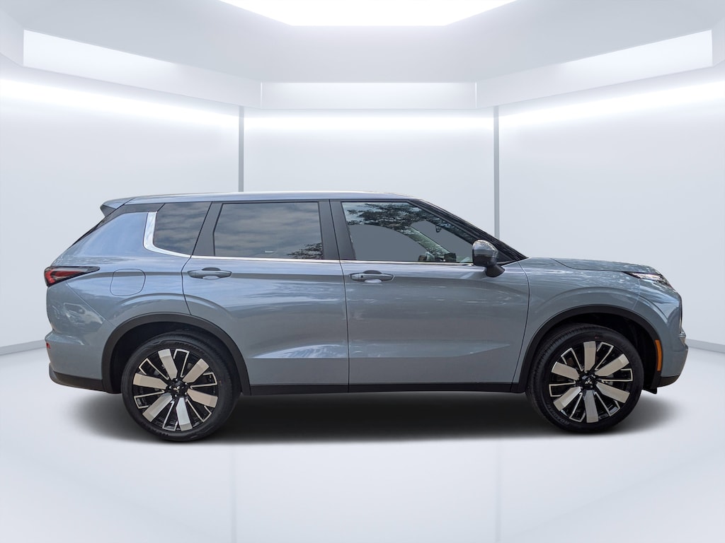 New 2026 Mitsubishi Outlander SE SUV