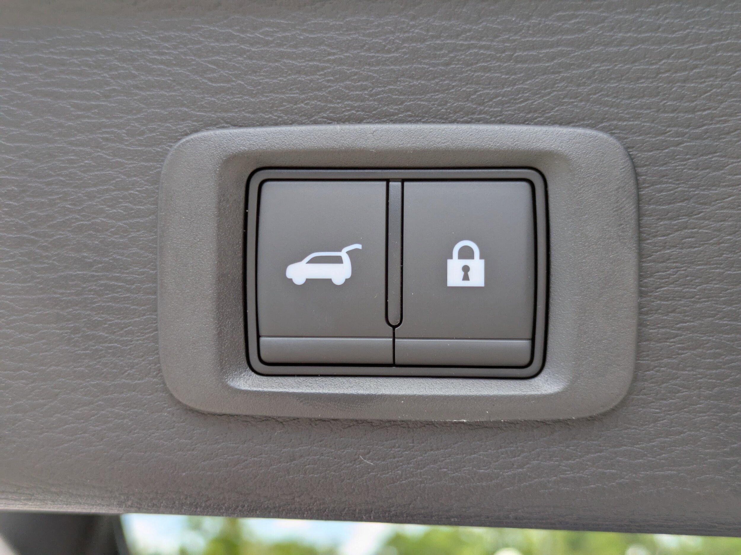 2025 Mitsubishi Outlander SE - Photo 13