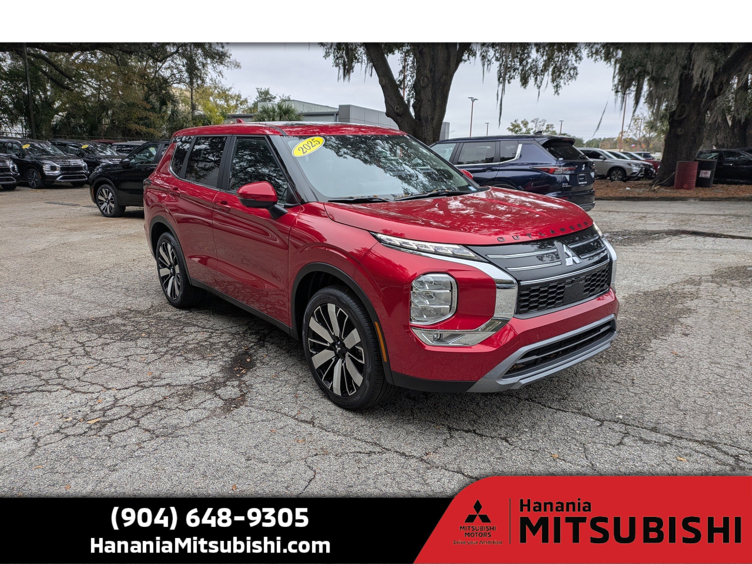 2025 Mitsubishi Outlander SE's photo