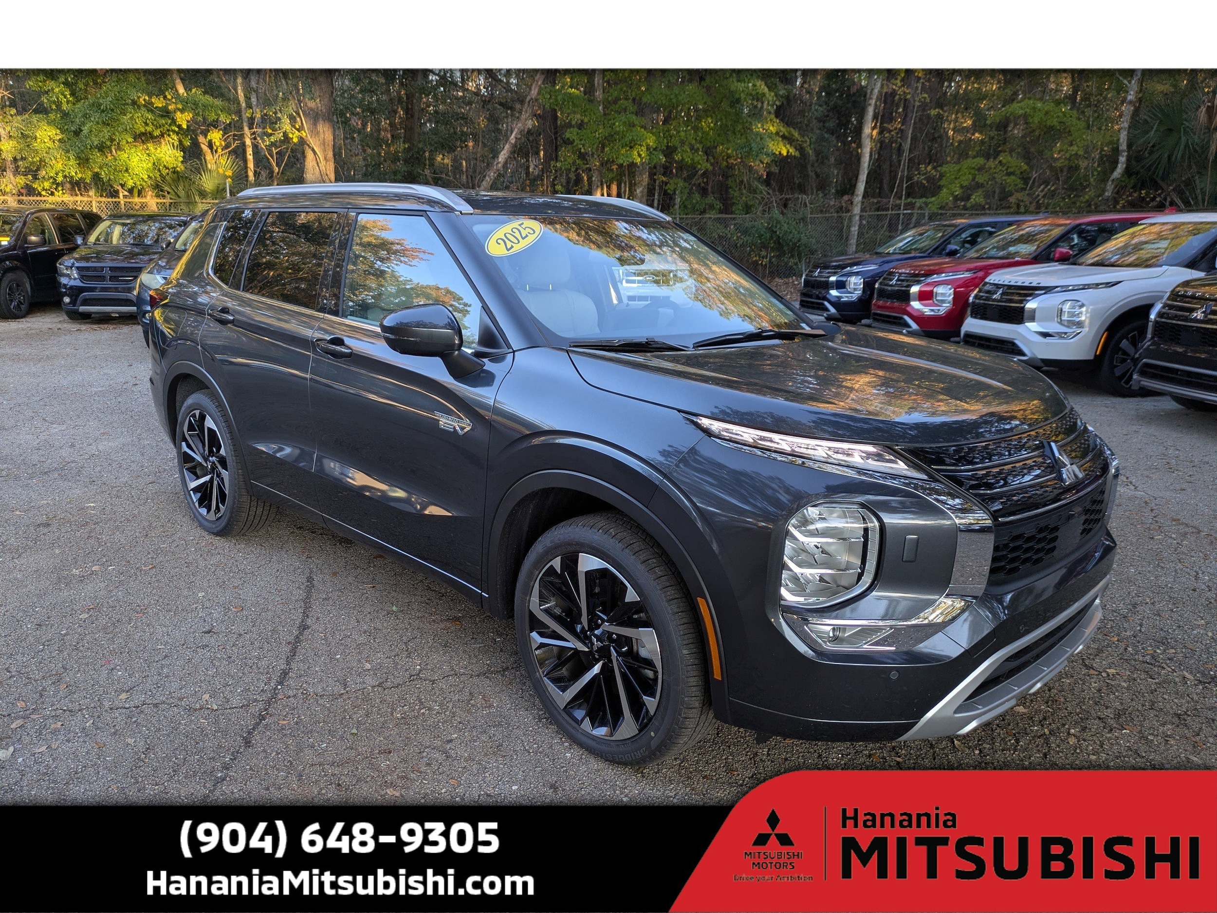 2025 Mitsubishi Outlander Plug-in Hybrid SEL's photo