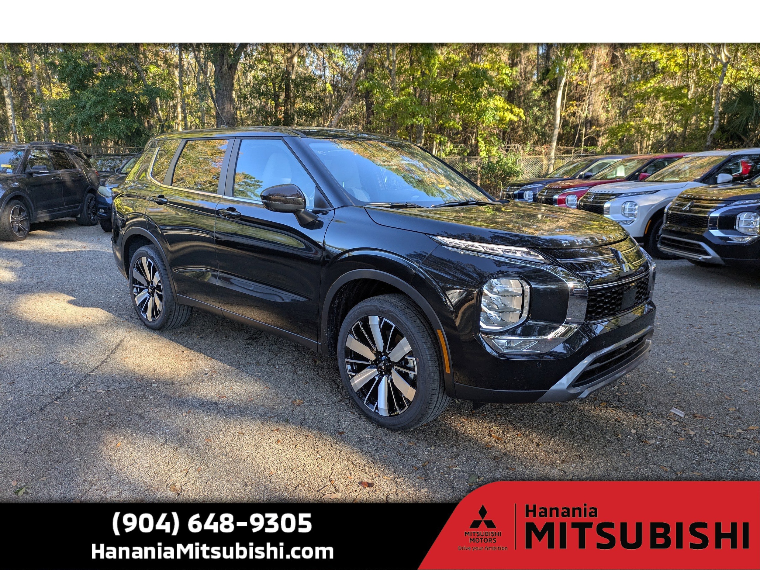 2025 Mitsubishi Outlander SE's photo