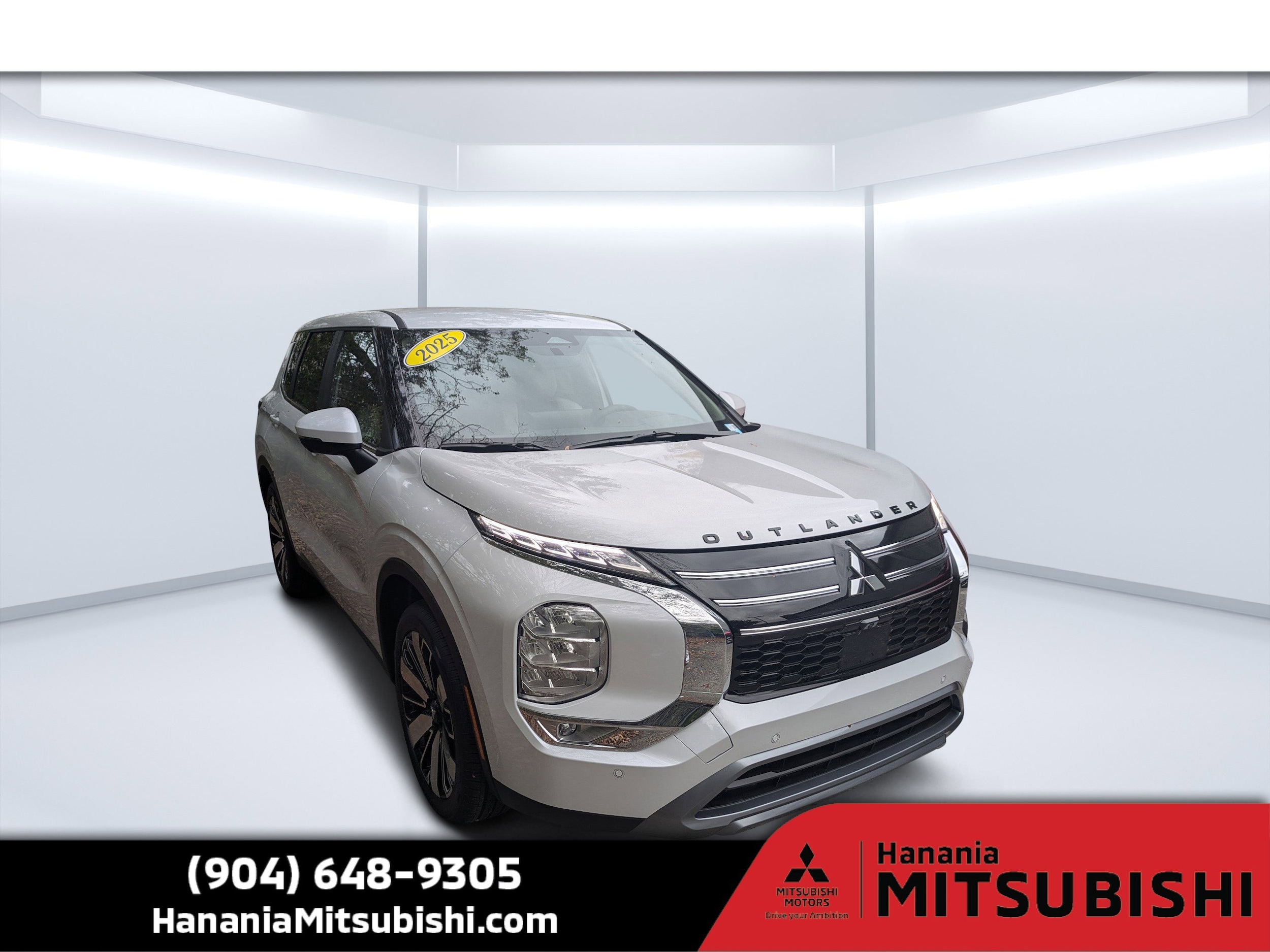 2025 Mitsubishi Outlander SE's photo