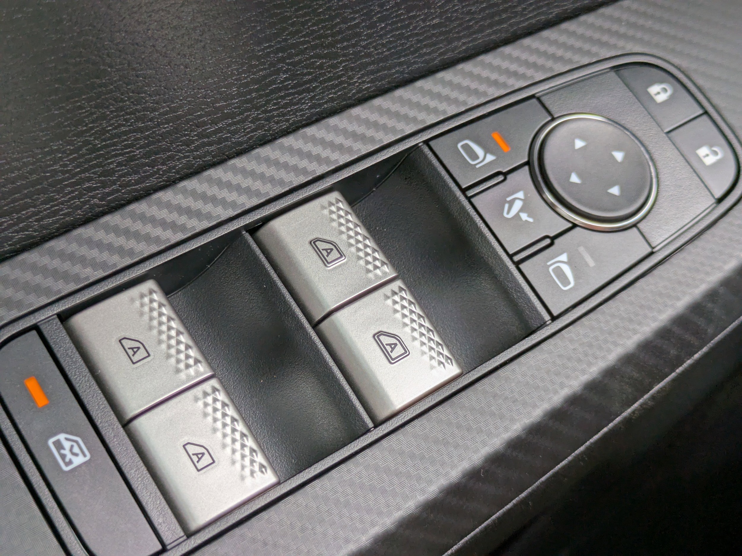 2025 Mitsubishi Outlander SE - Photo 24
