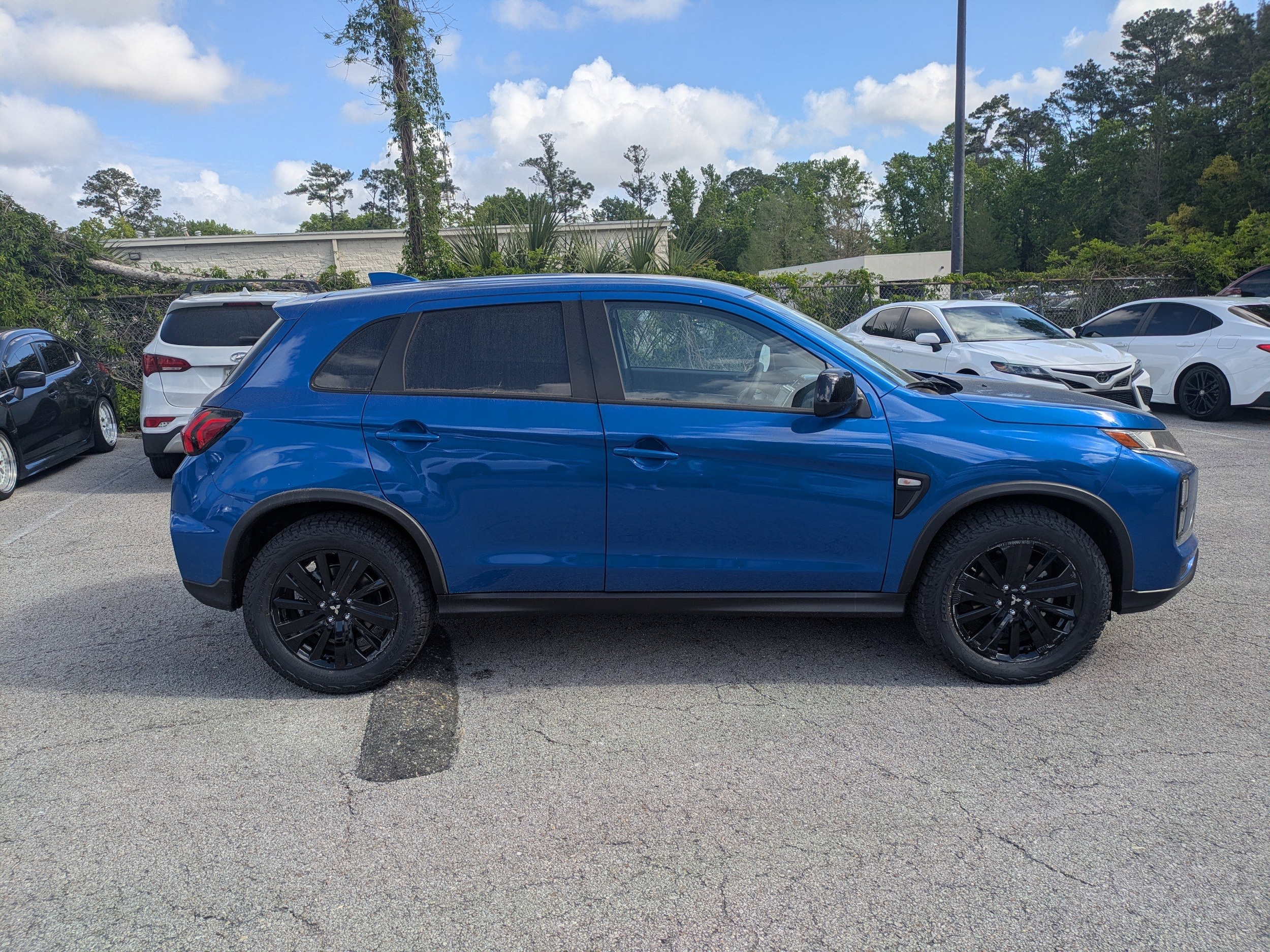 View vehicle photo 2