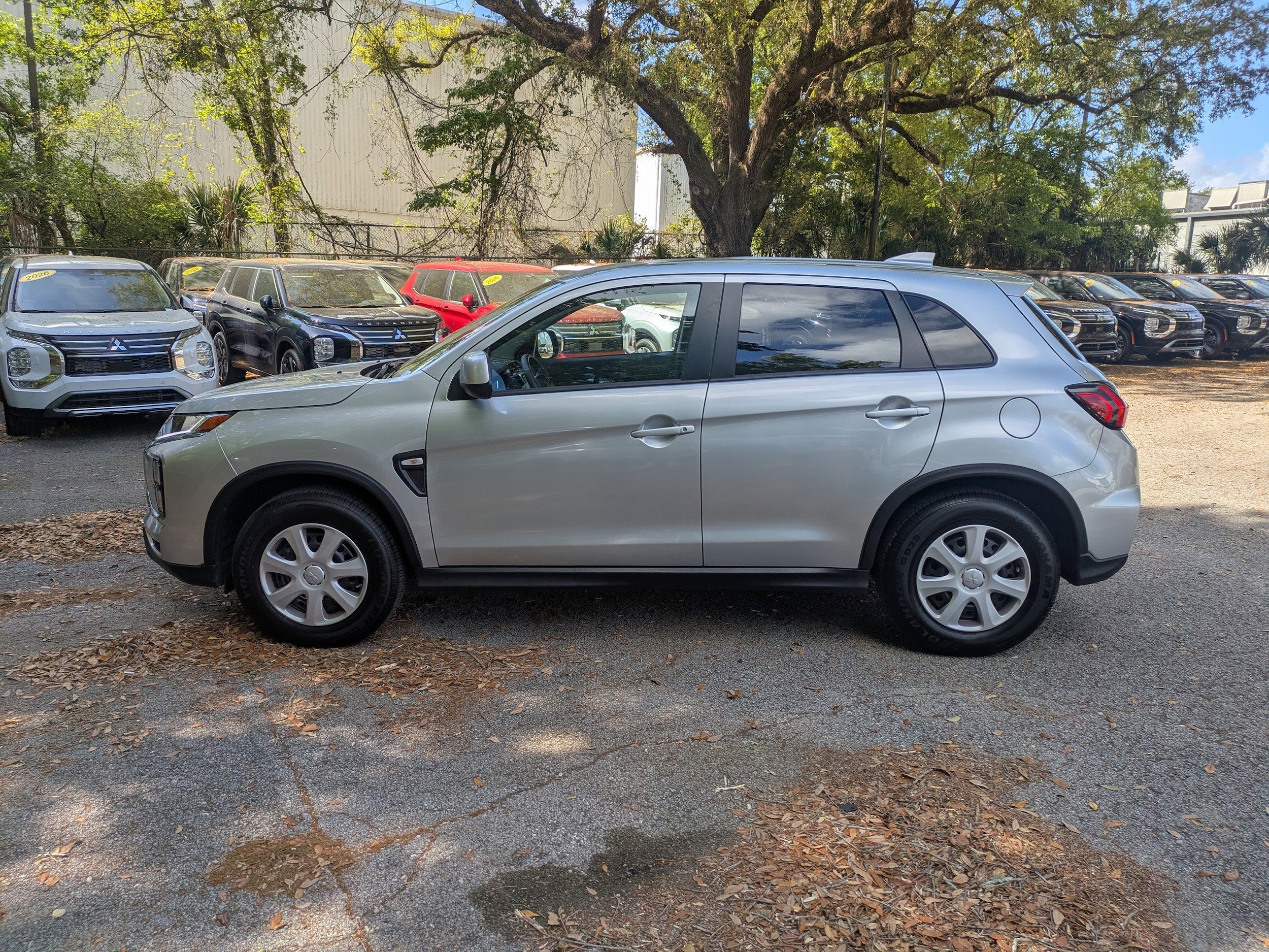 View vehicle photo 6