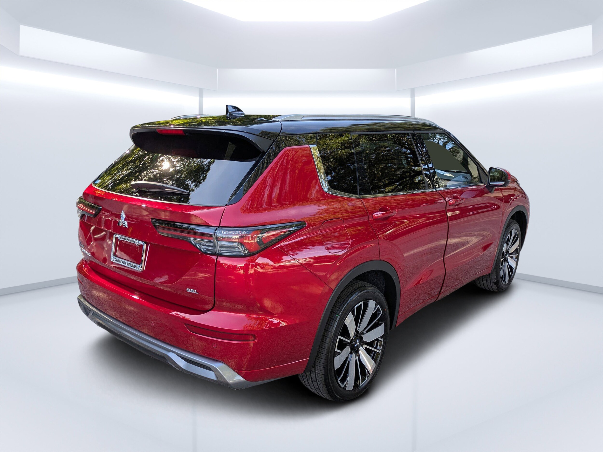 2025 Mitsubishi Outlander SEL photo 2