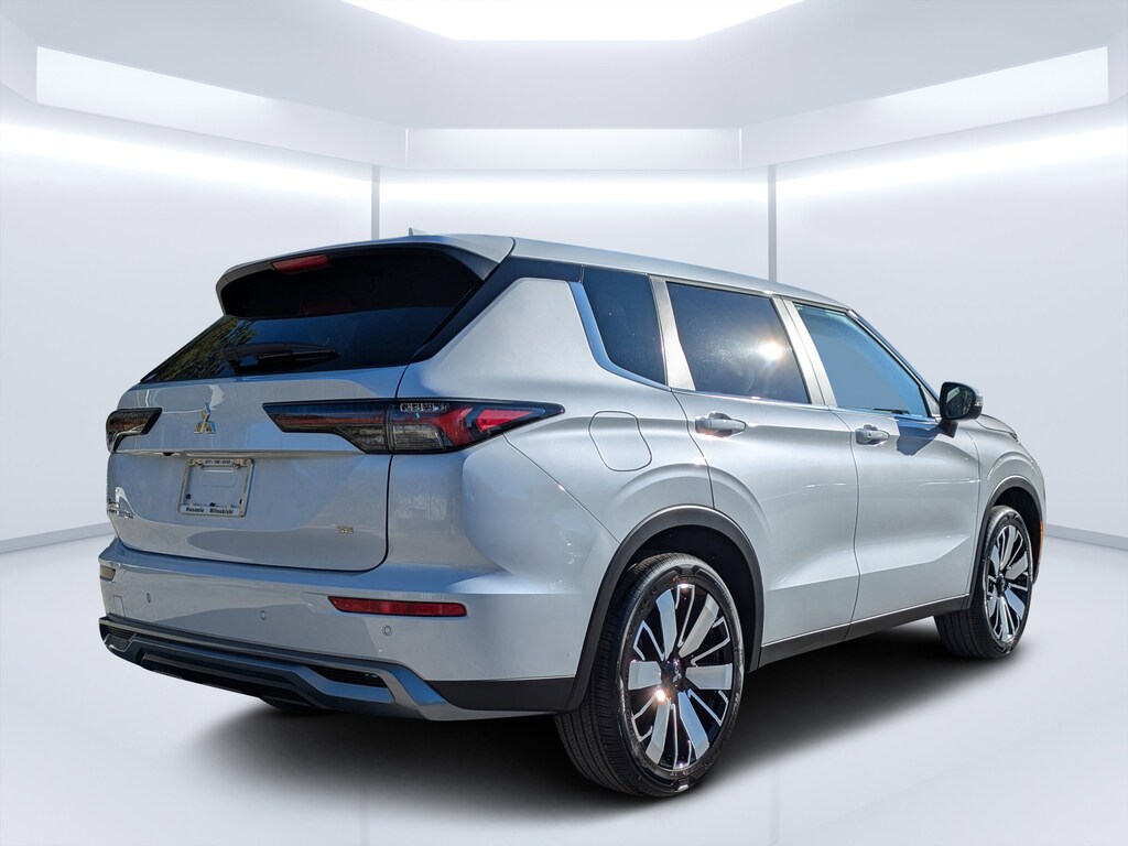 New 2026 Mitsubishi Outlander SE SUV