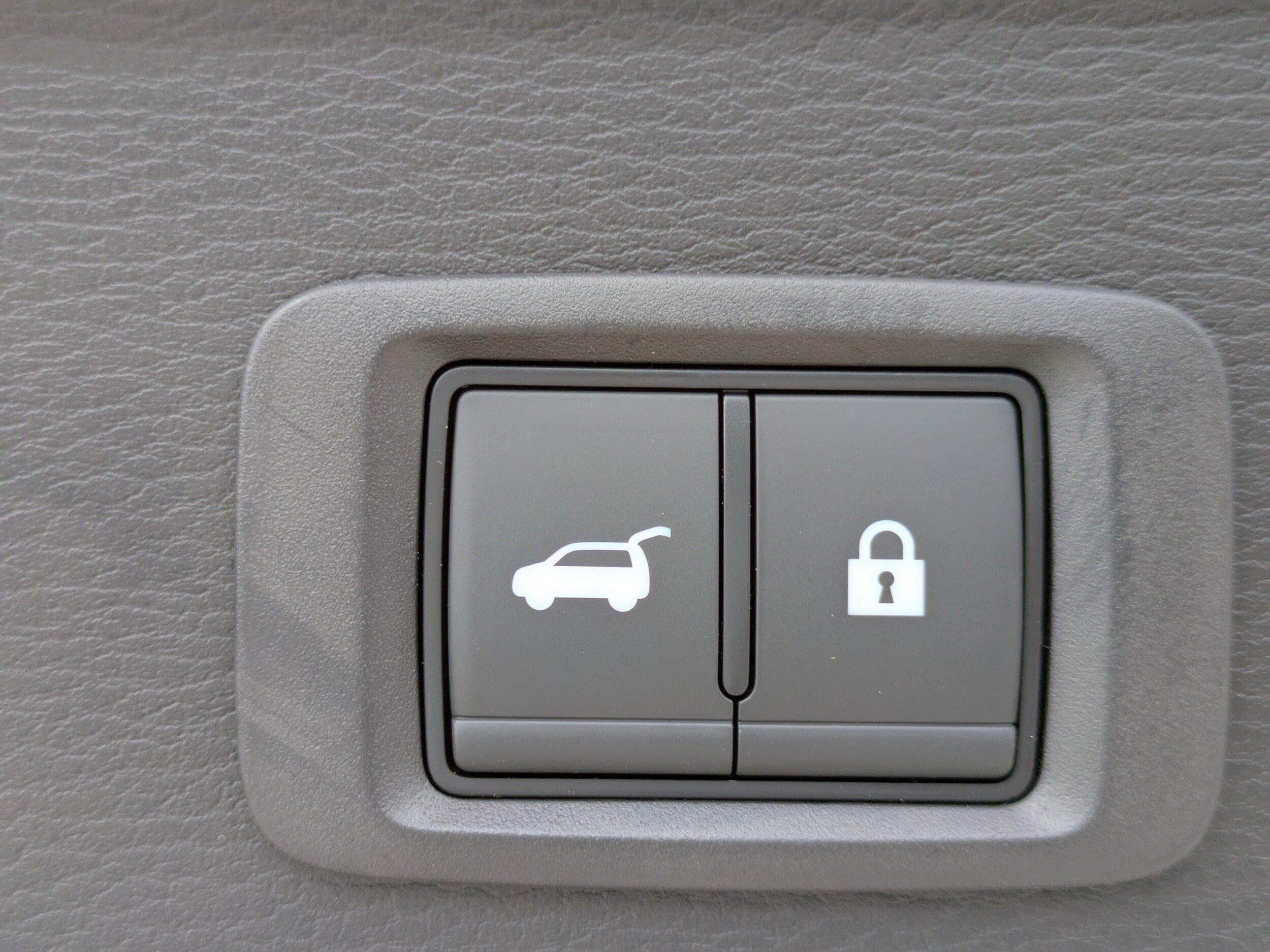 2025 Mitsubishi Outlander SE - Photo 13