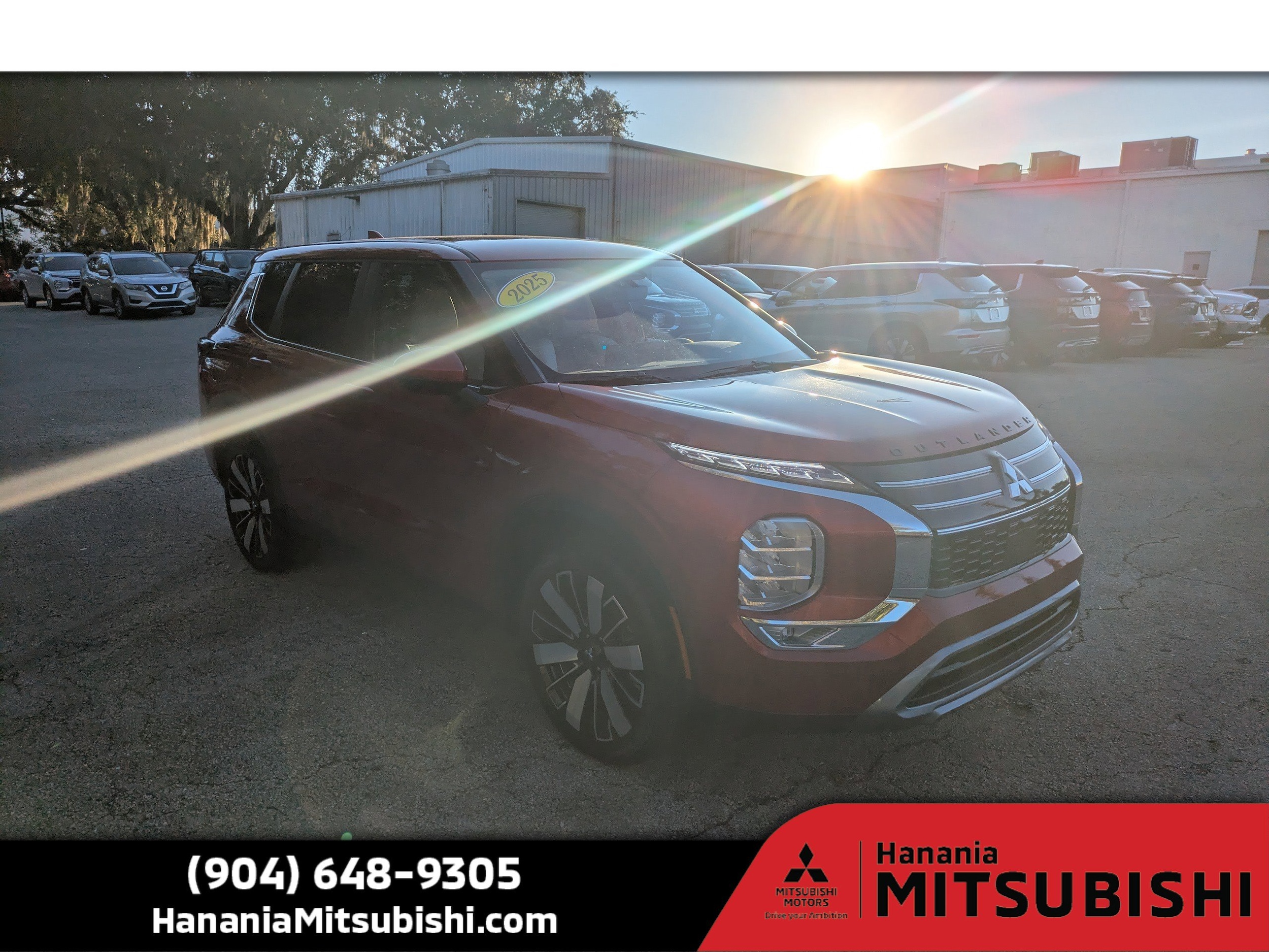 2025 Mitsubishi Outlander SE's photo