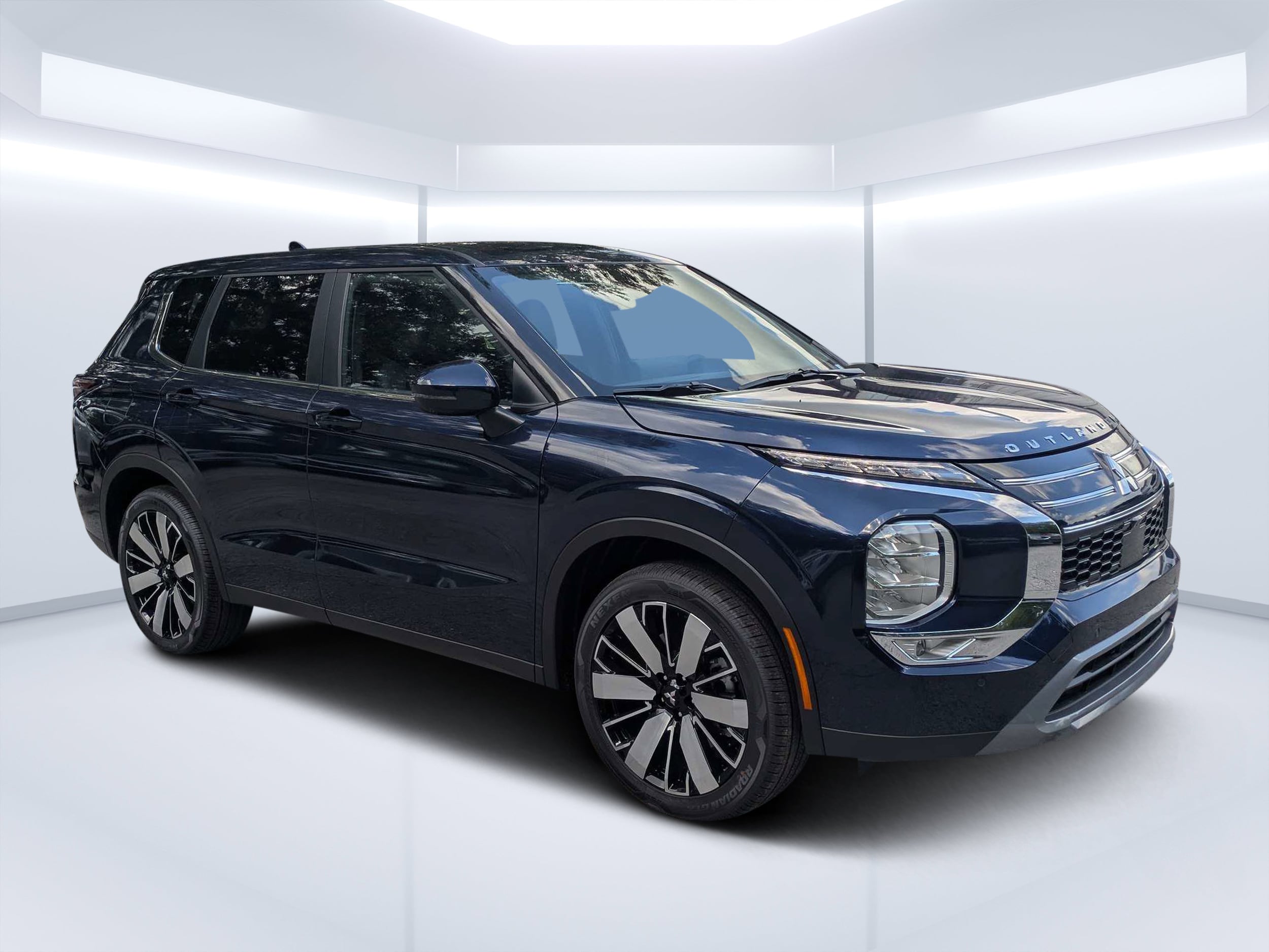 2026 Mitsubishi Outlander SE FWD's photo