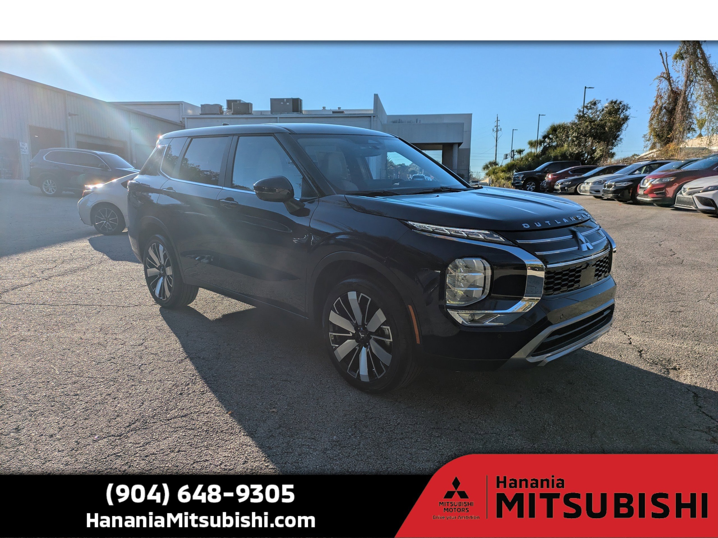 2025 Mitsubishi Outlander SE's photo