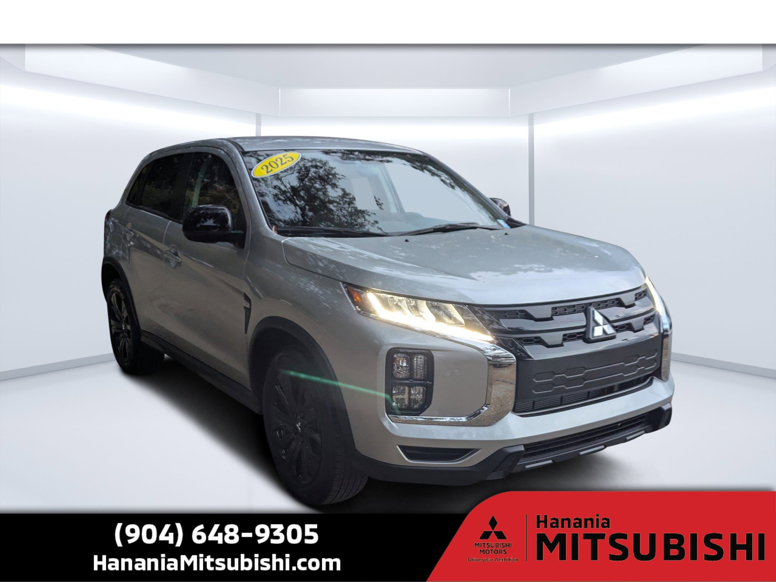 2025 Mitsubishi Outlander Sport LE's photo