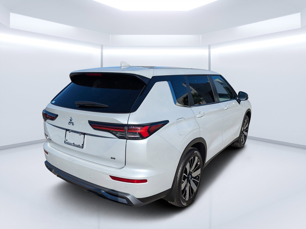 New 2025 Mitsubishi Outlander SE SUV