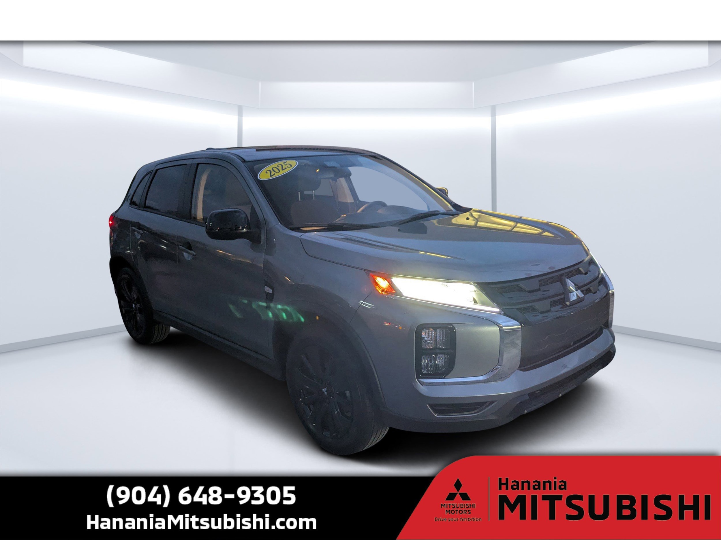 2025 Mitsubishi Outlander Sport LE's photo