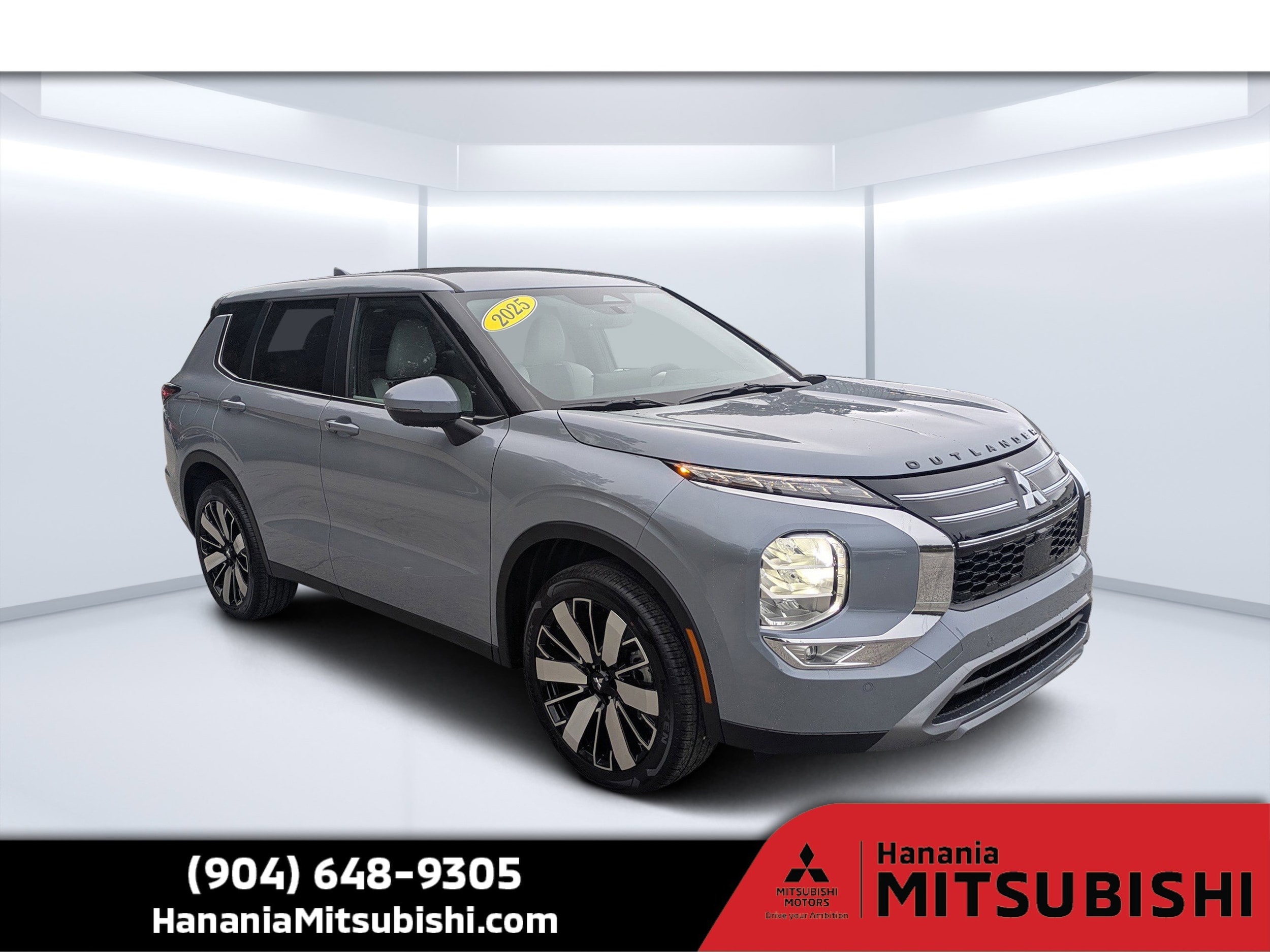 2025 Mitsubishi Outlander SE's photo