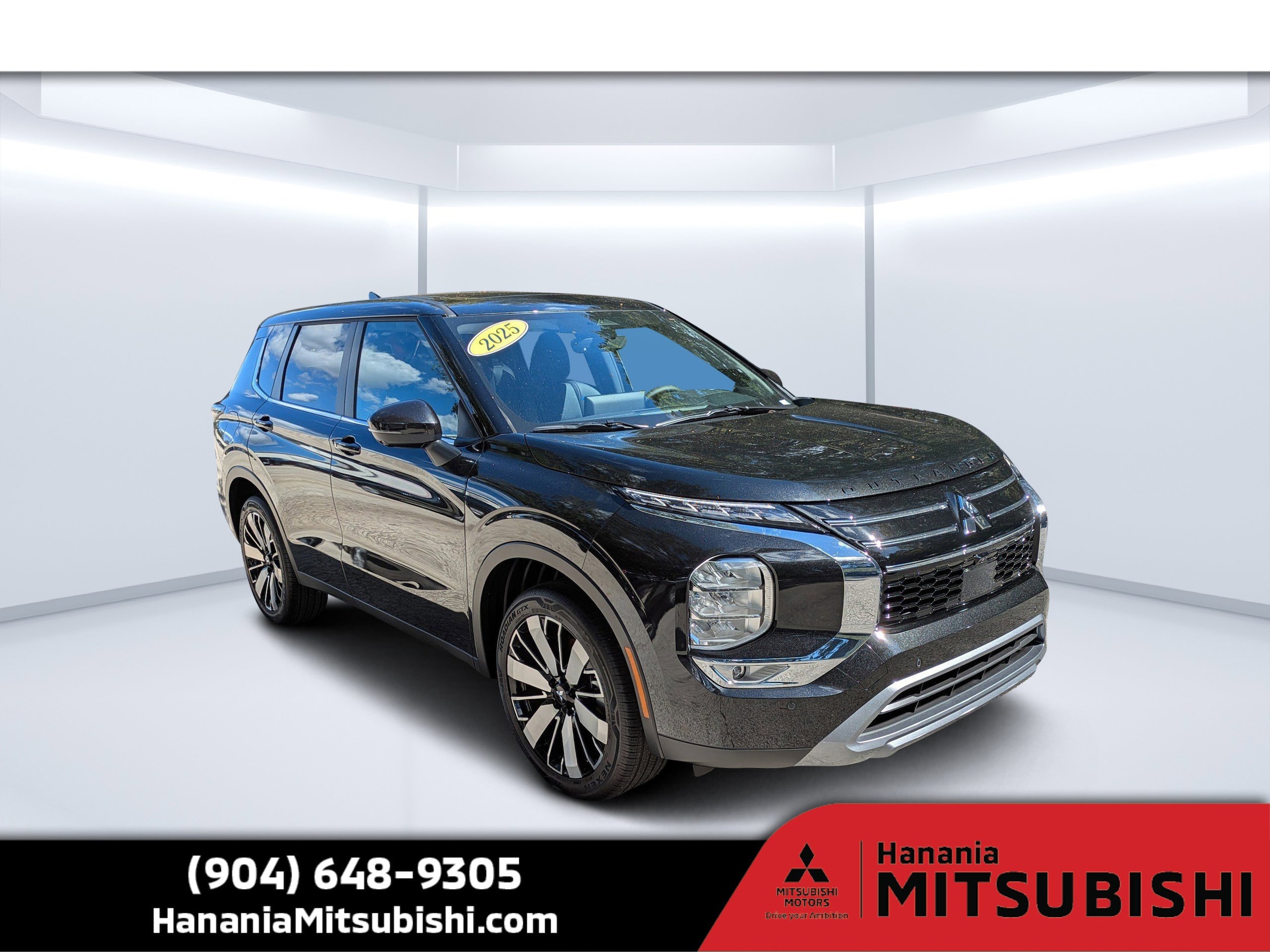 2025 Mitsubishi Outlander SE's photo