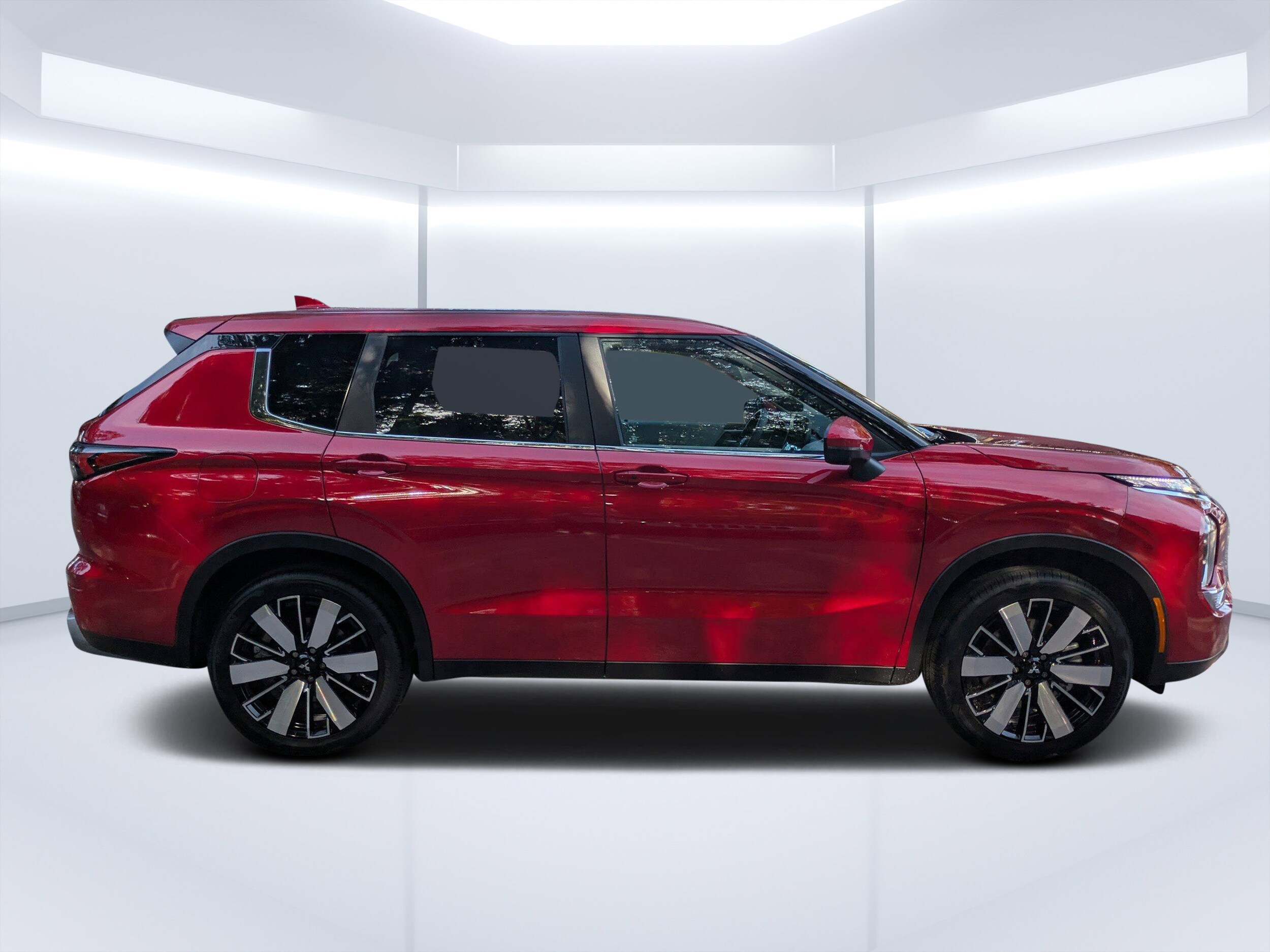 2025 Mitsubishi Outlander SE photo 2