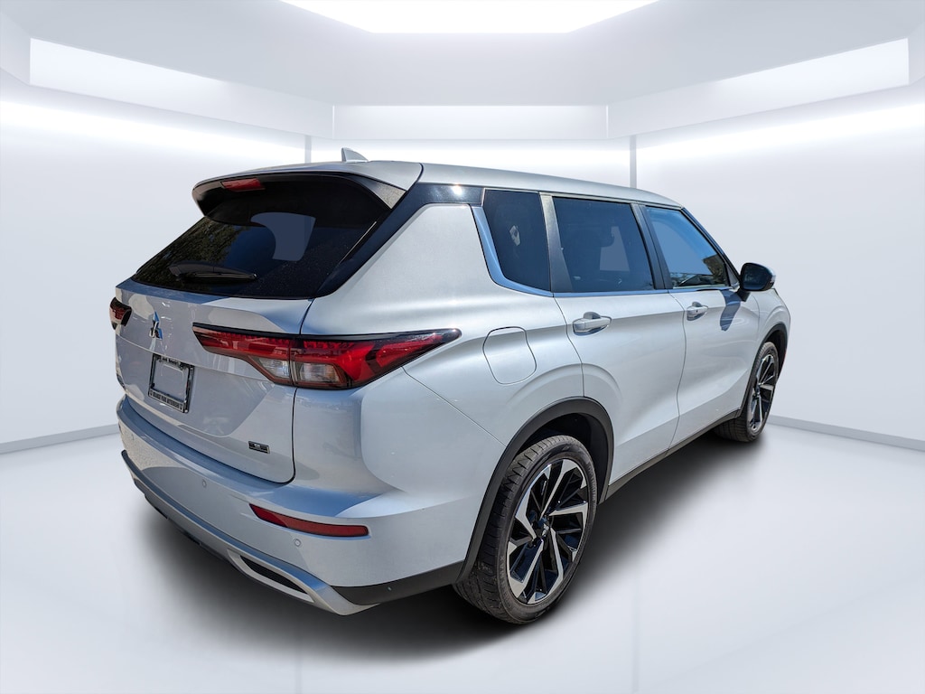 Used 2023 Mitsubishi Outlander SE Black Edition SUV