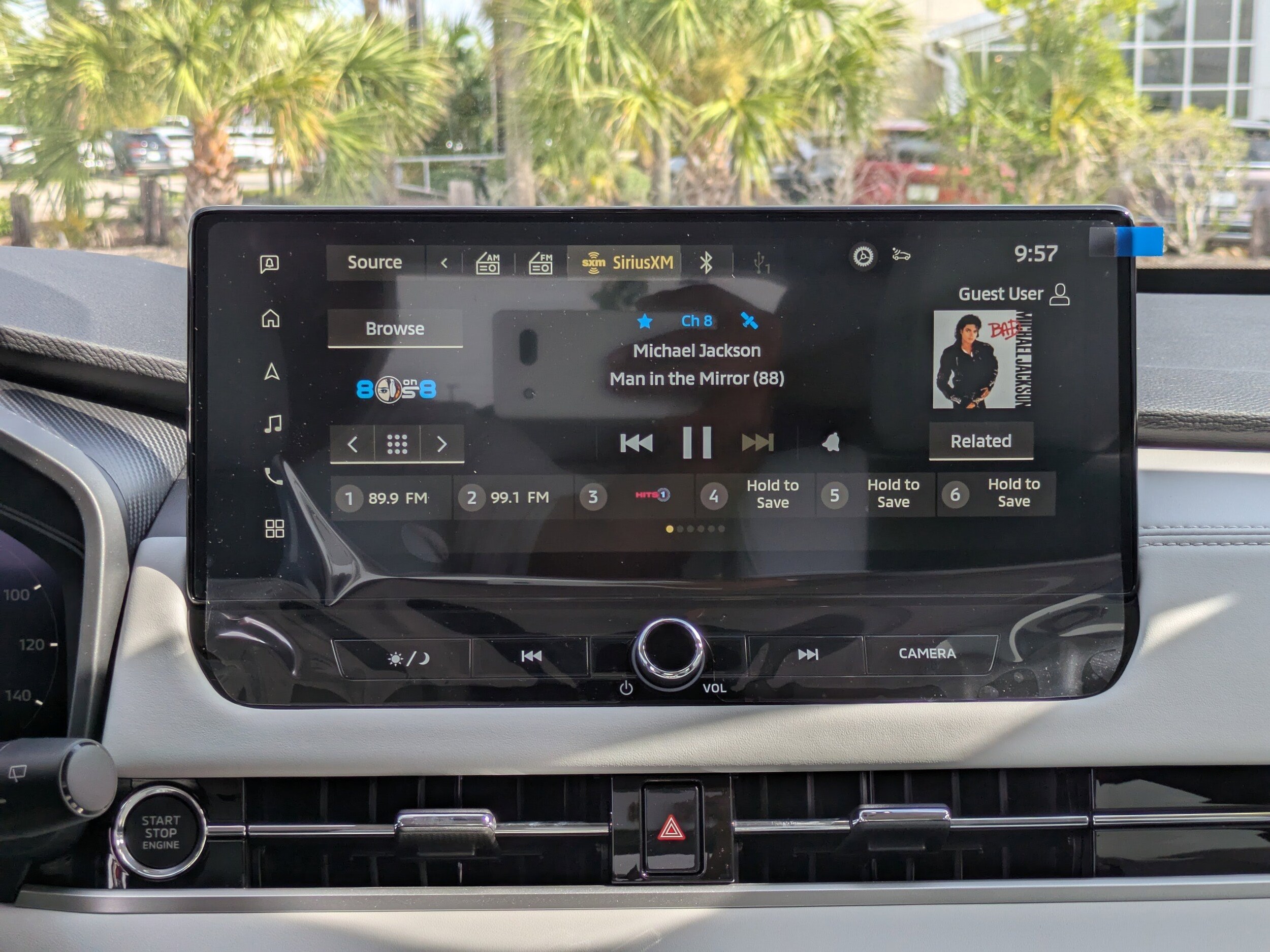 2025 Mitsubishi Outlander SE - Photo 18