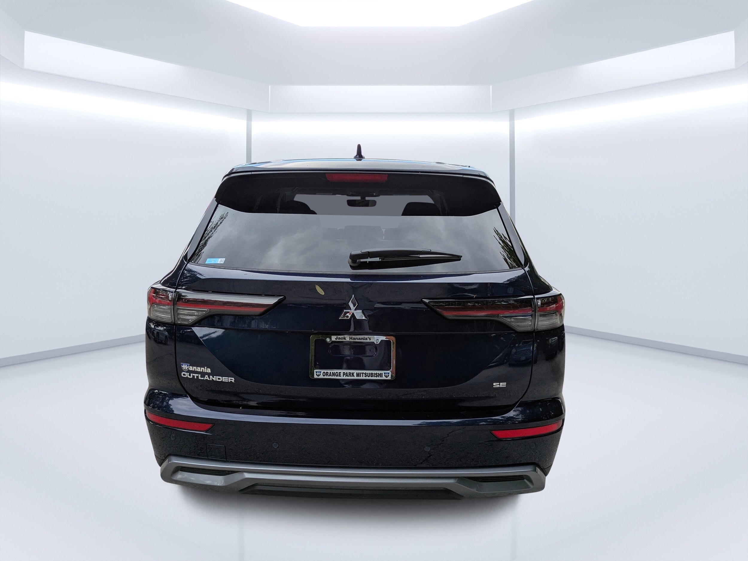 2025 Mitsubishi Outlander SE photo 4