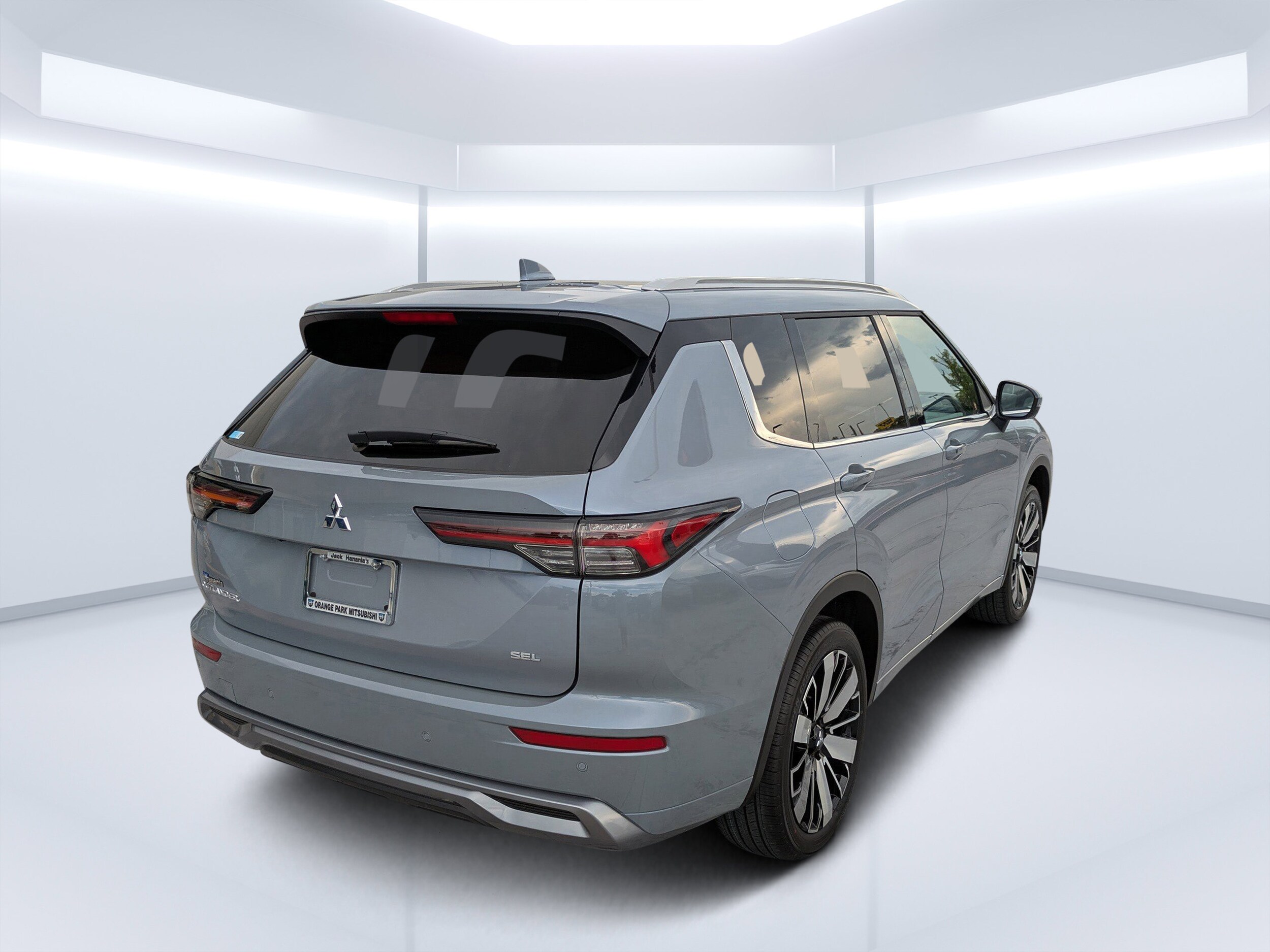2025 Mitsubishi Outlander SEL photo 3