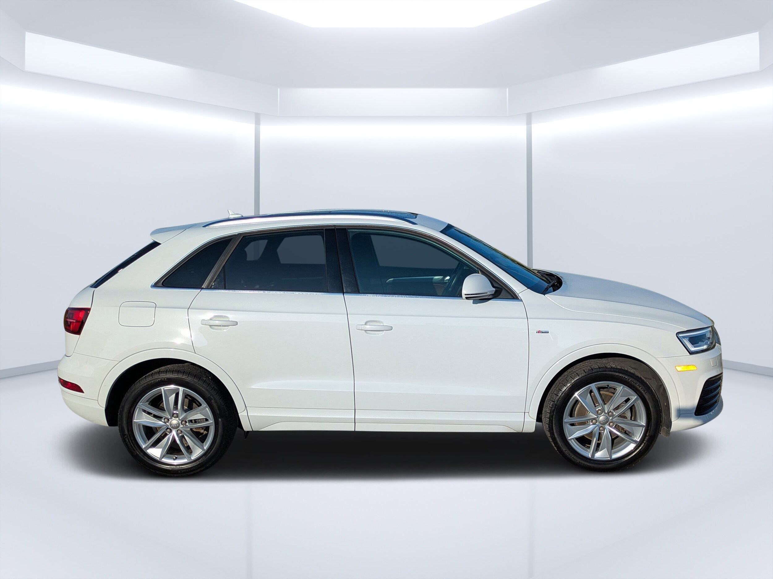 2018 Audi Q3 Premium photo 2