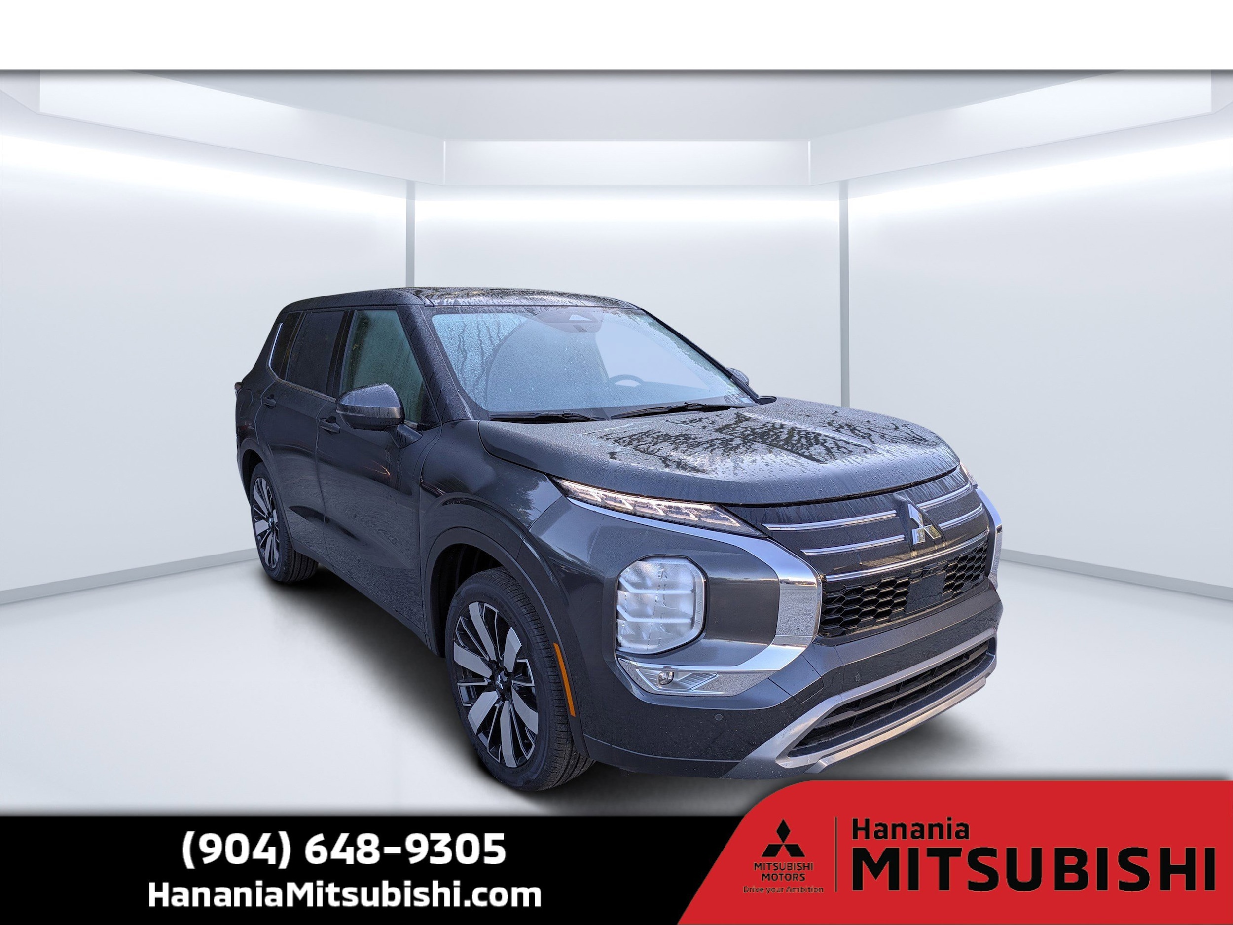 2025 Mitsubishi Outlander SE's photo