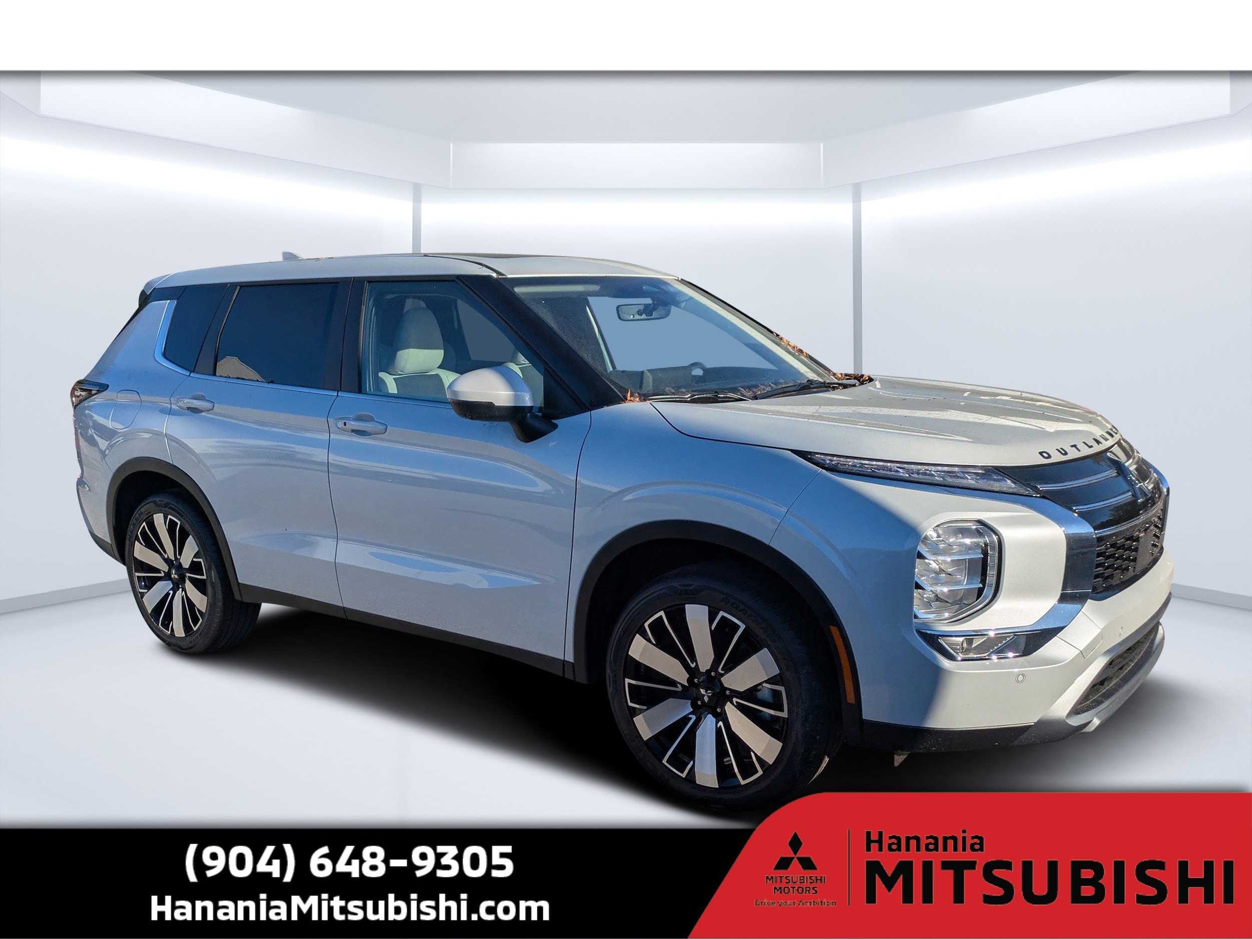 2025 Mitsubishi Outlander SE's photo