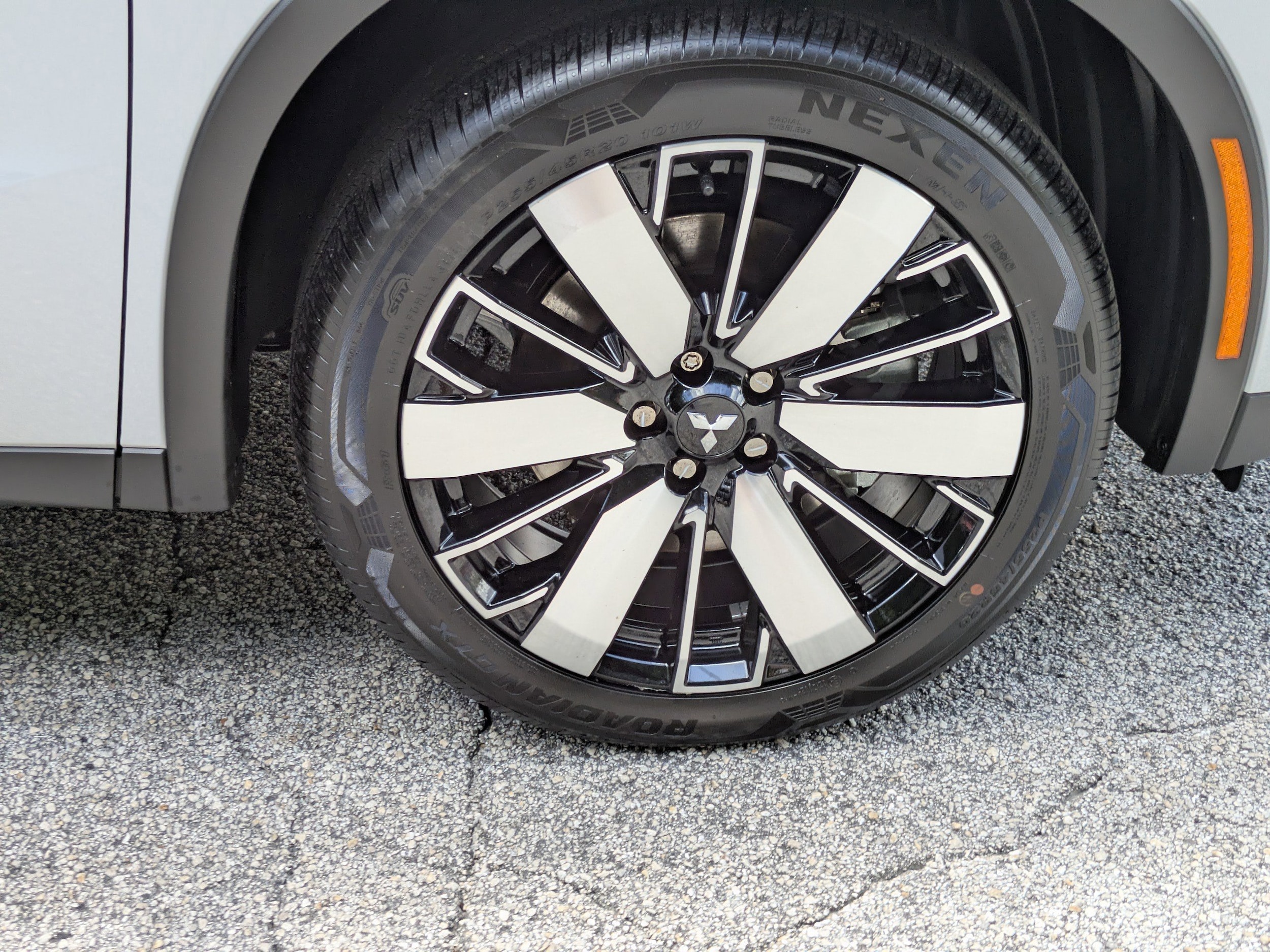 2025 Mitsubishi Outlander SE - Photo 11