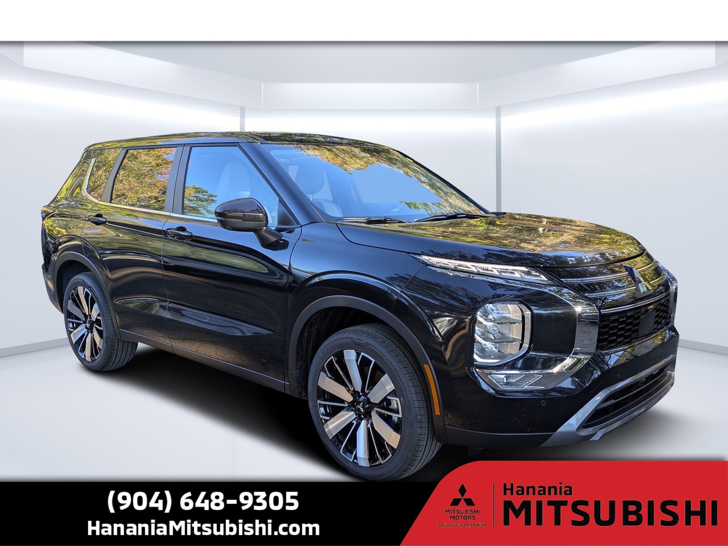 2025 Mitsubishi Outlander SE's photo