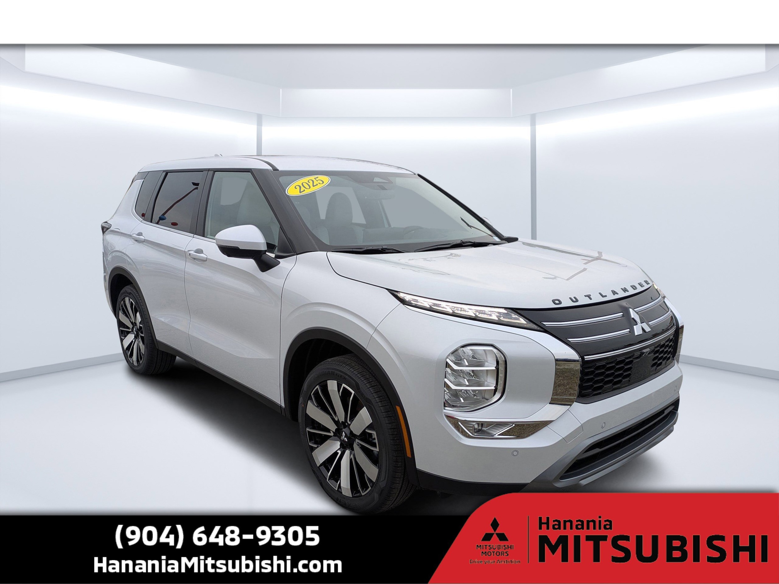 2025 Mitsubishi Outlander SE's photo