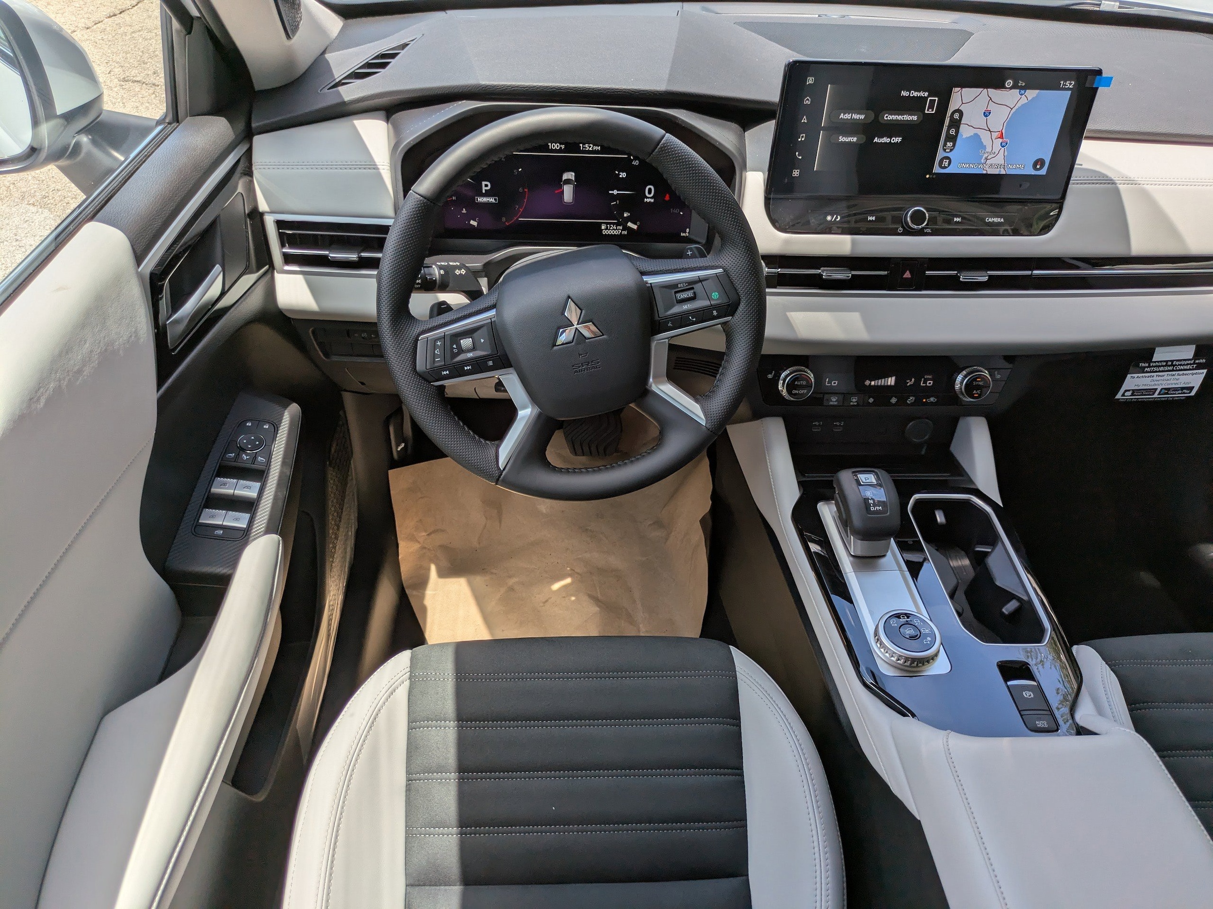 2025 Mitsubishi Outlander SE - Photo 16